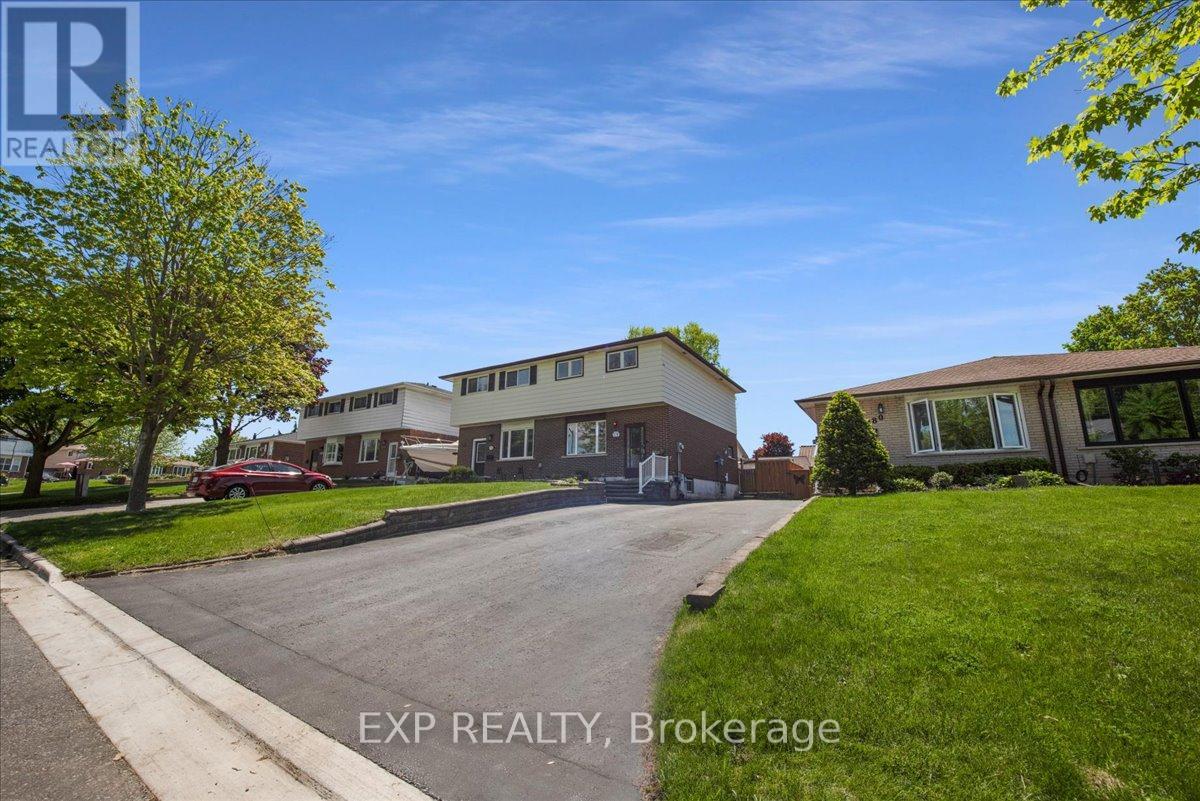 376 Surrey Drive, Oshawa, Ontario  L1G 6H1 - Photo 2 - E13426704