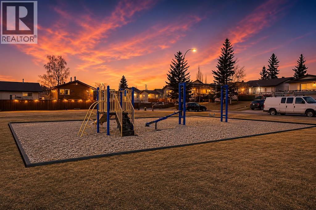 24 Bedford Road NE, Calgary, Alberta  T3K 2K8 - Photo 4 - A2313933