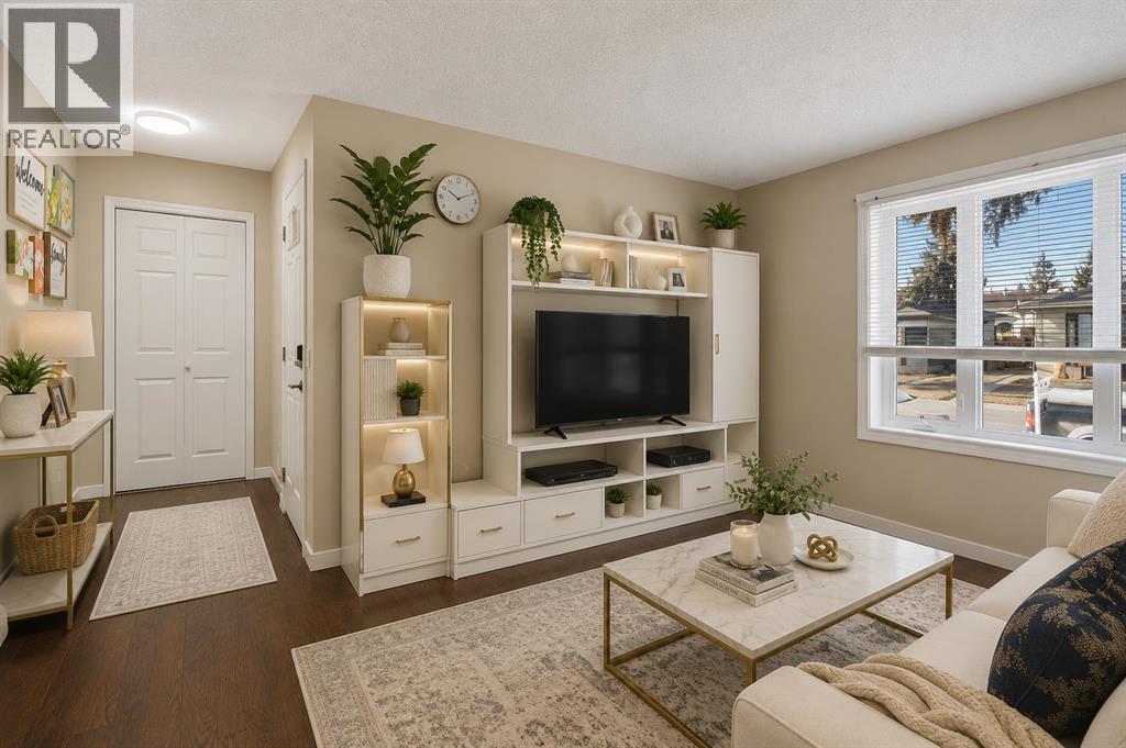 24 Bedford Road NE, Calgary, Alberta  T3K 2K8 - Photo 9 - A2313933
