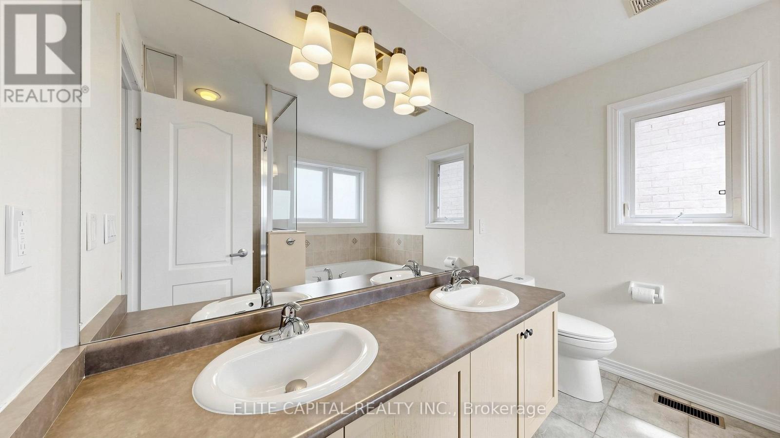 41 Knapton Drive, Newmarket, Ontario  L3X 3A9 - Photo 23 - N13426498