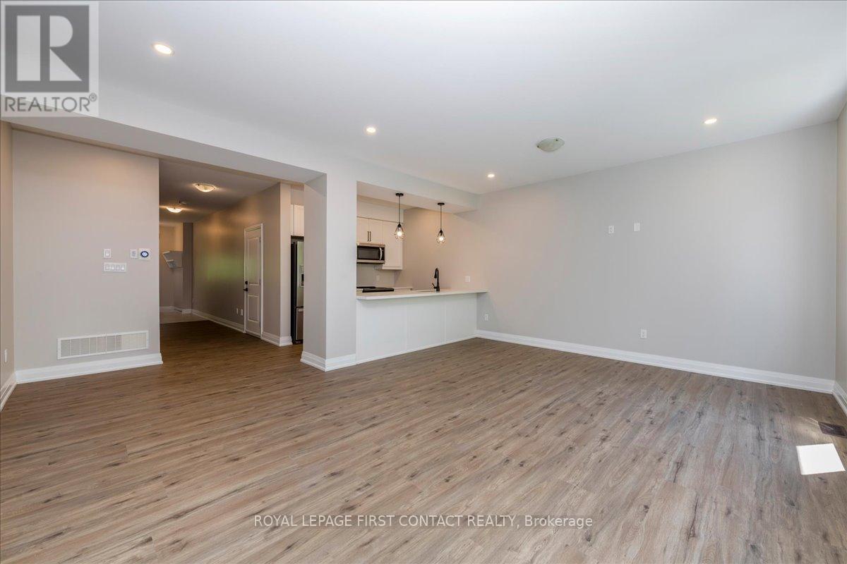4 Stonehart Lane, Barrie (East Bayfield), Ontario  L4M 7E8 - Photo 10 - S13426532