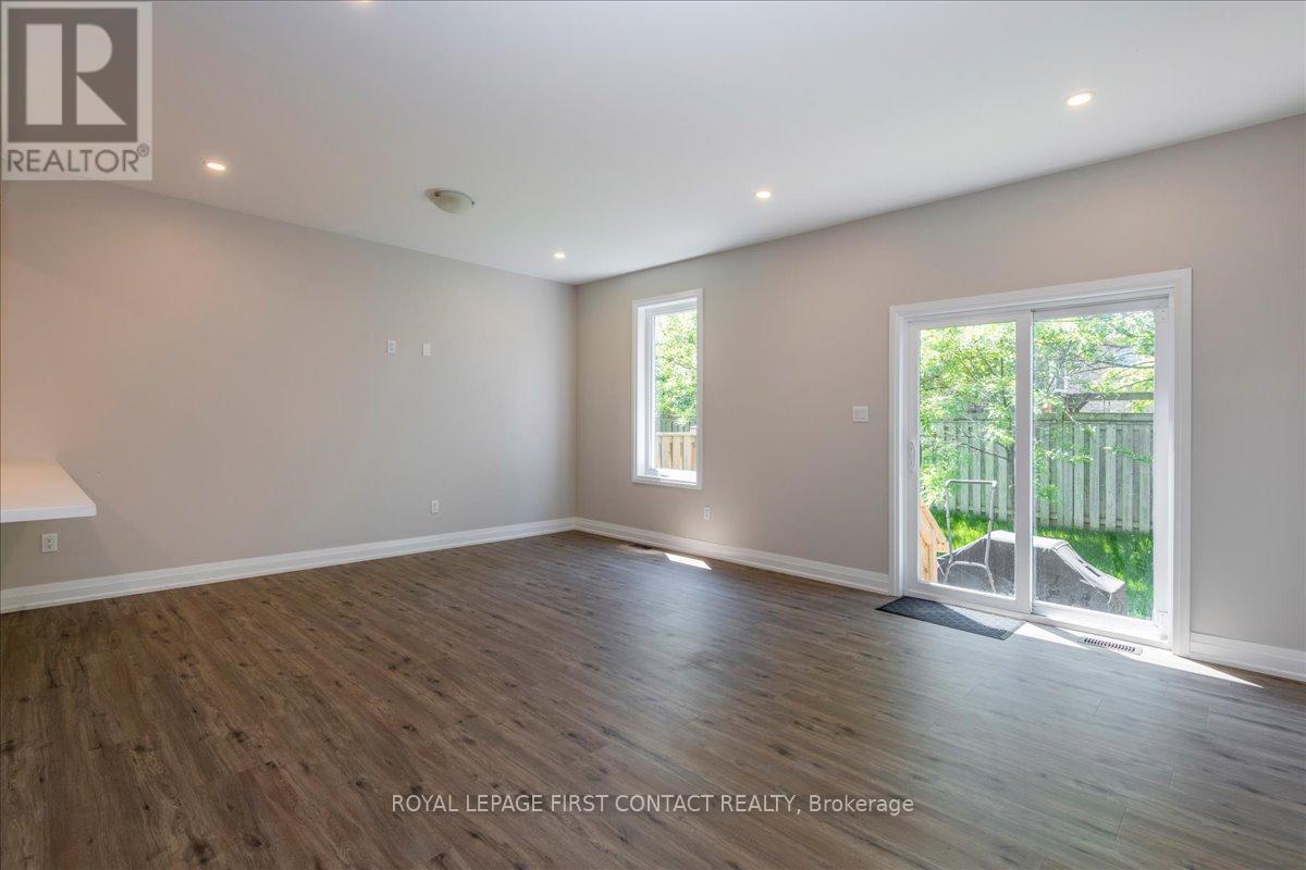 4 Stonehart Lane, Barrie (East Bayfield), Ontario  L4M 7E8 - Photo 11 - S13426532