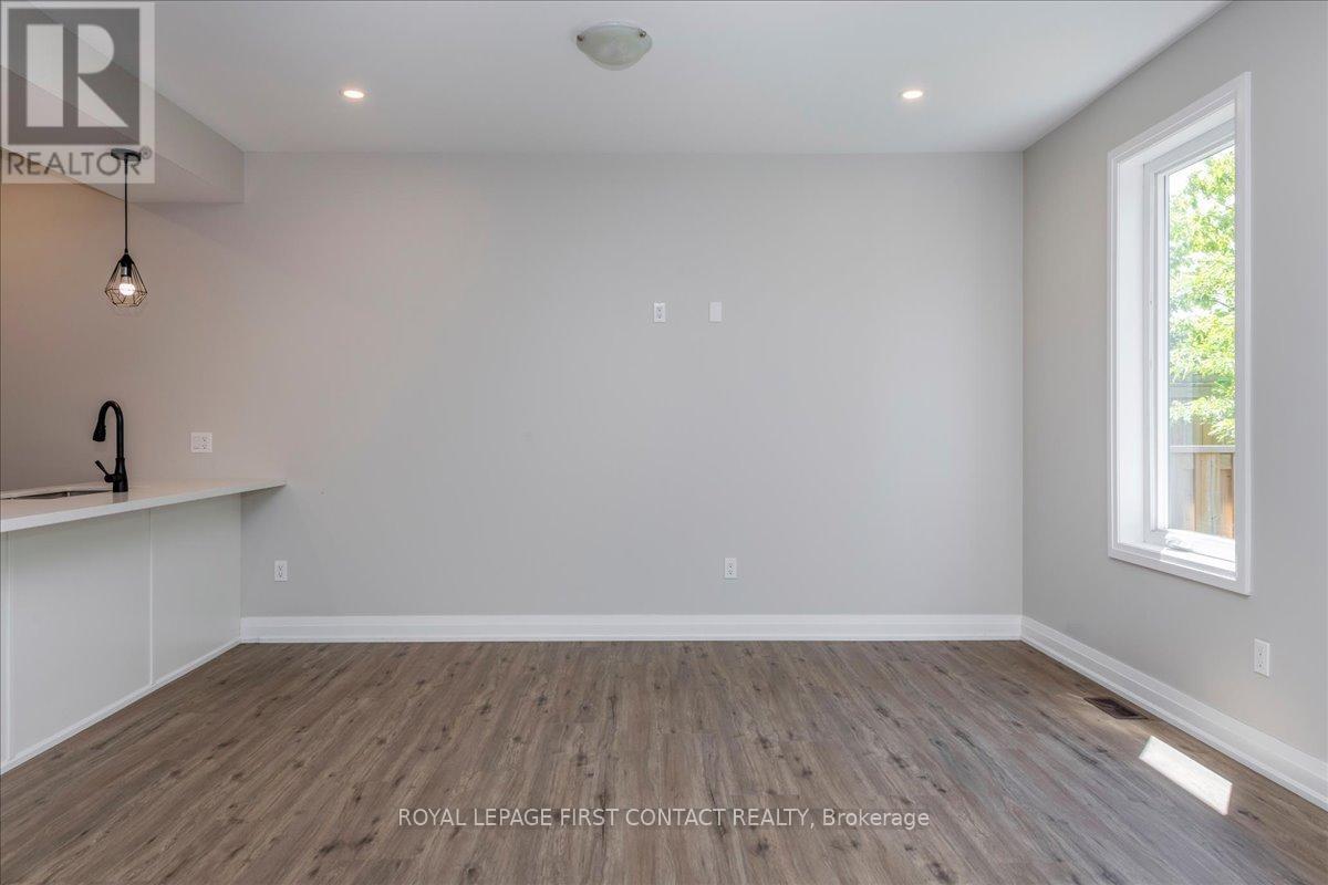 4 Stonehart Lane, Barrie (East Bayfield), Ontario  L4M 7E8 - Photo 9 - S13426532