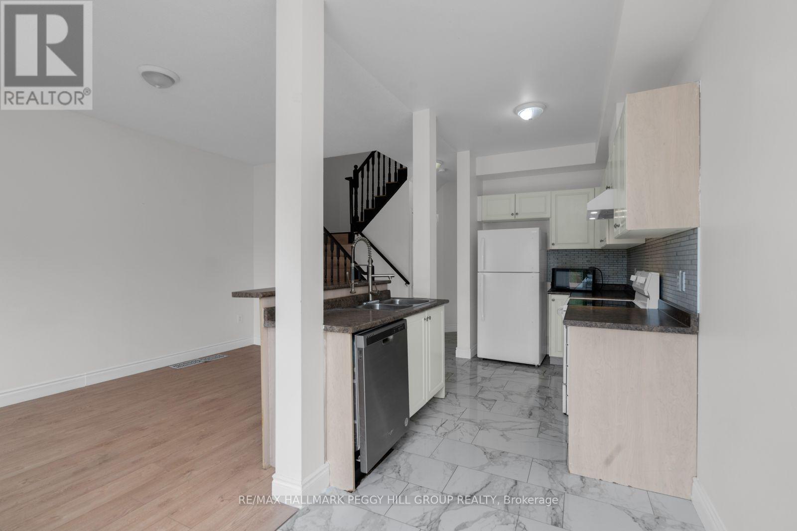 34 Arch Brown Court, Barrie, Ontario  L4M 0C6 - Photo 5 - S13426598