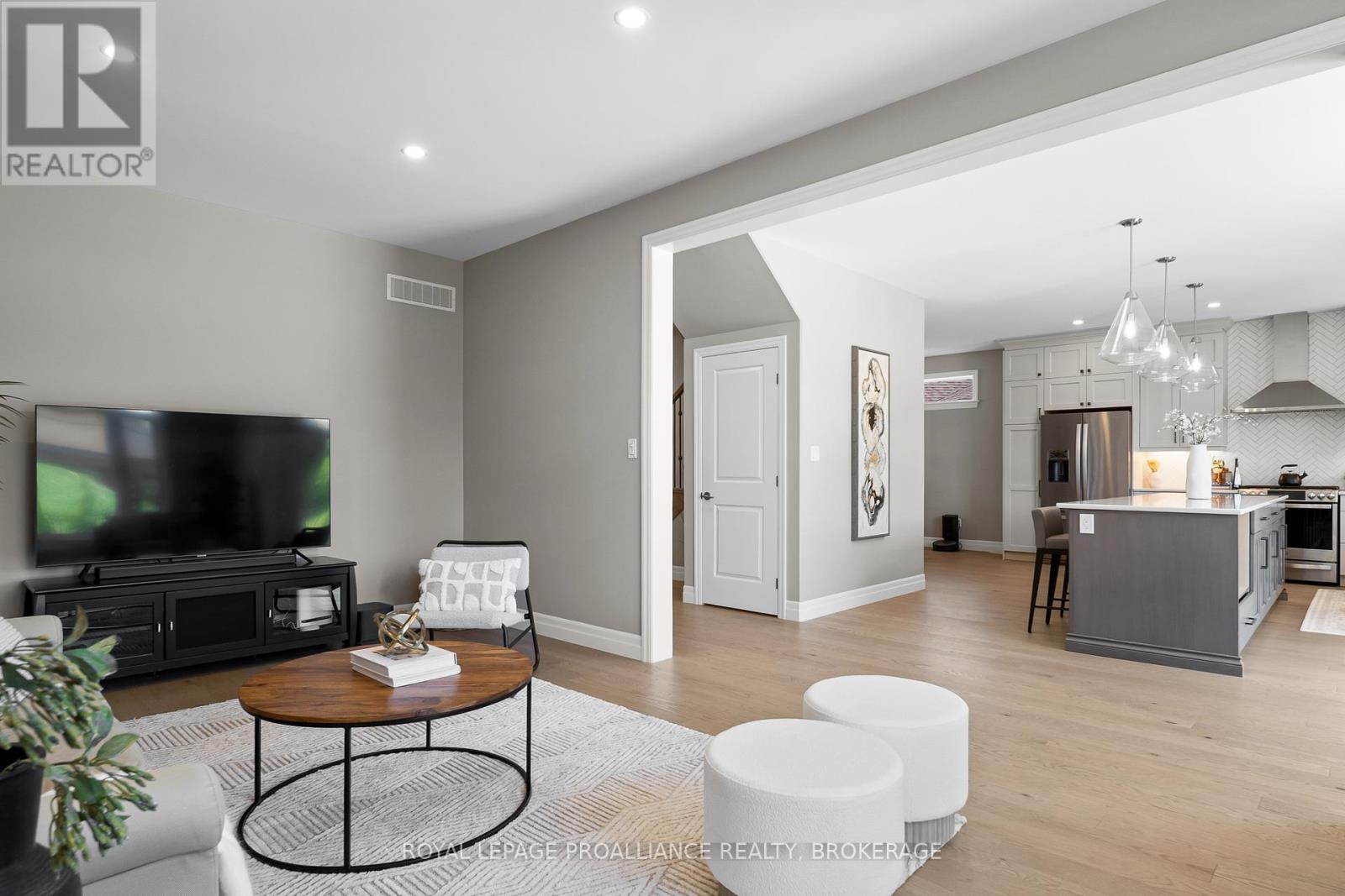 15 Matthew Street, Greater Napanee, Ontario  K7R 0C3 - Photo 8 - X13426072