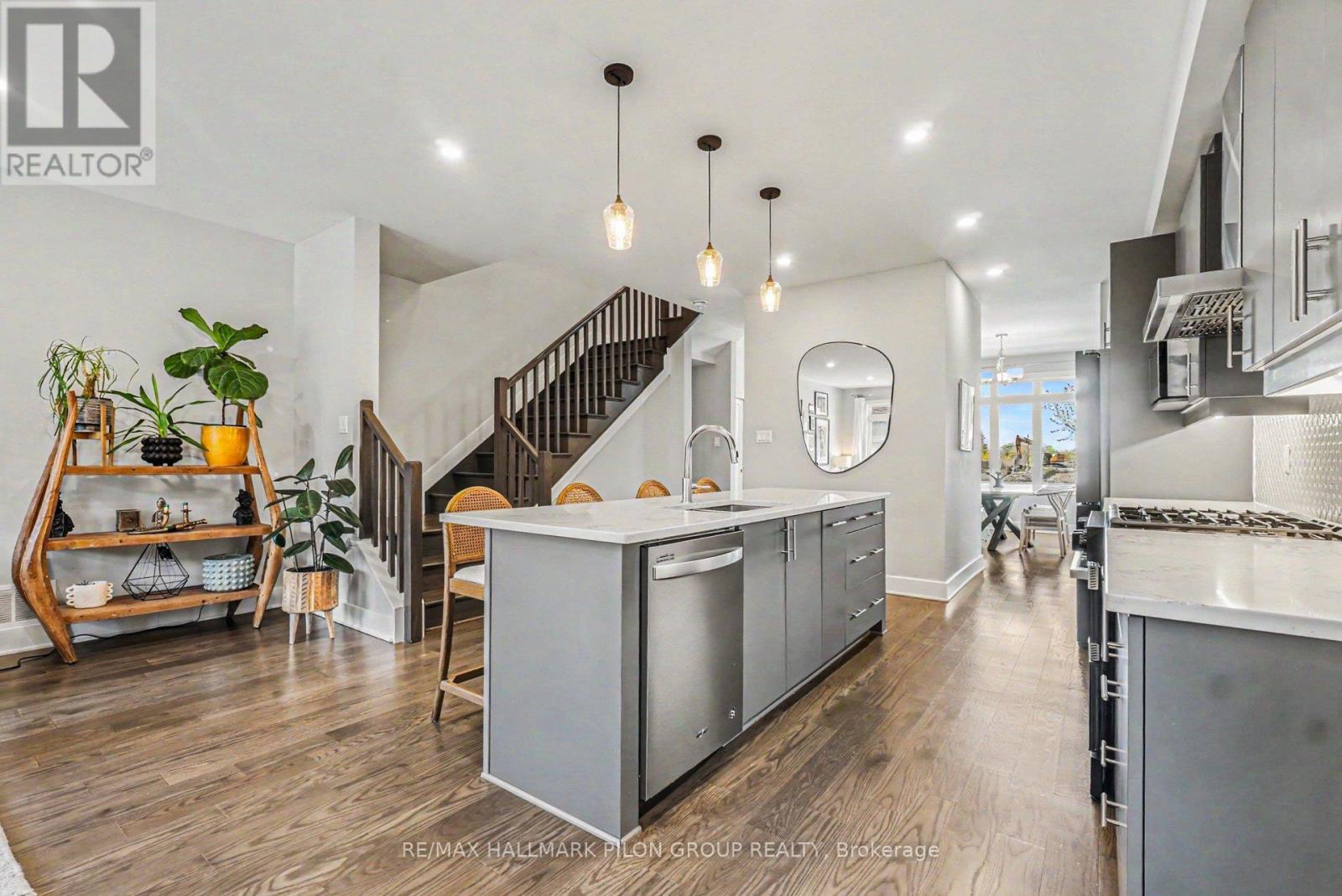 618 Mikinak Road, Ottawa, Ontario  K1K 3X7 - Photo 11 - X13416904