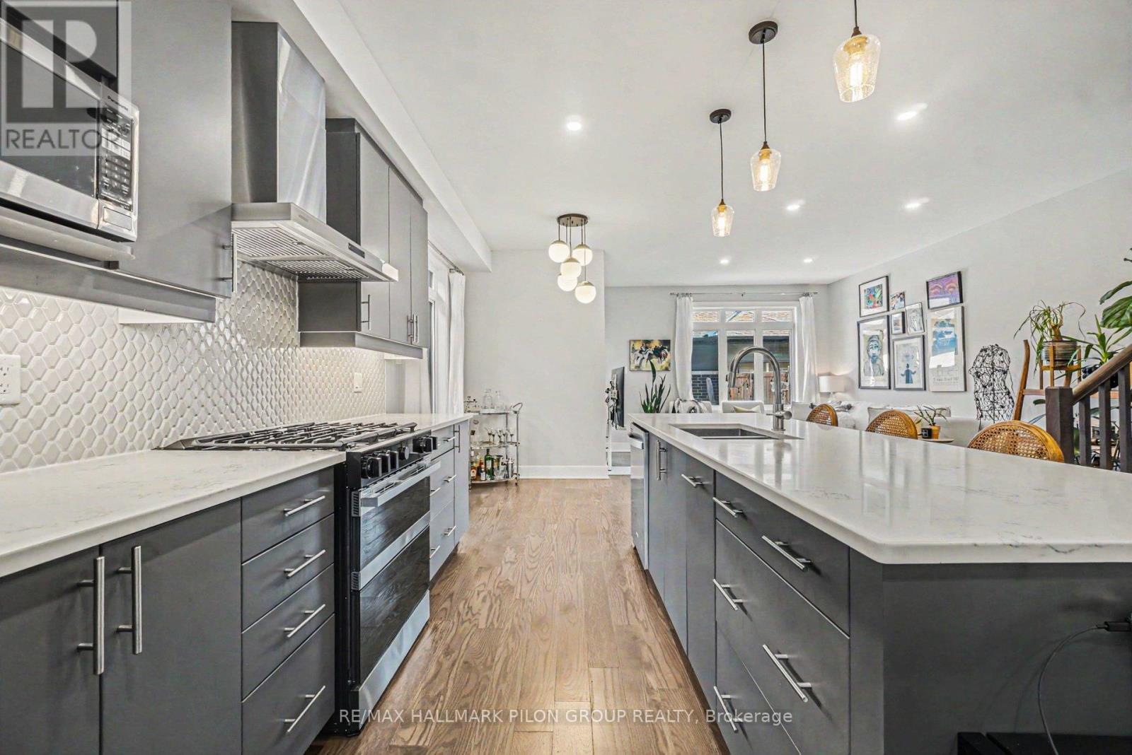 618 Mikinak Road, Ottawa, Ontario  K1K 3X7 - Photo 12 - X13416904