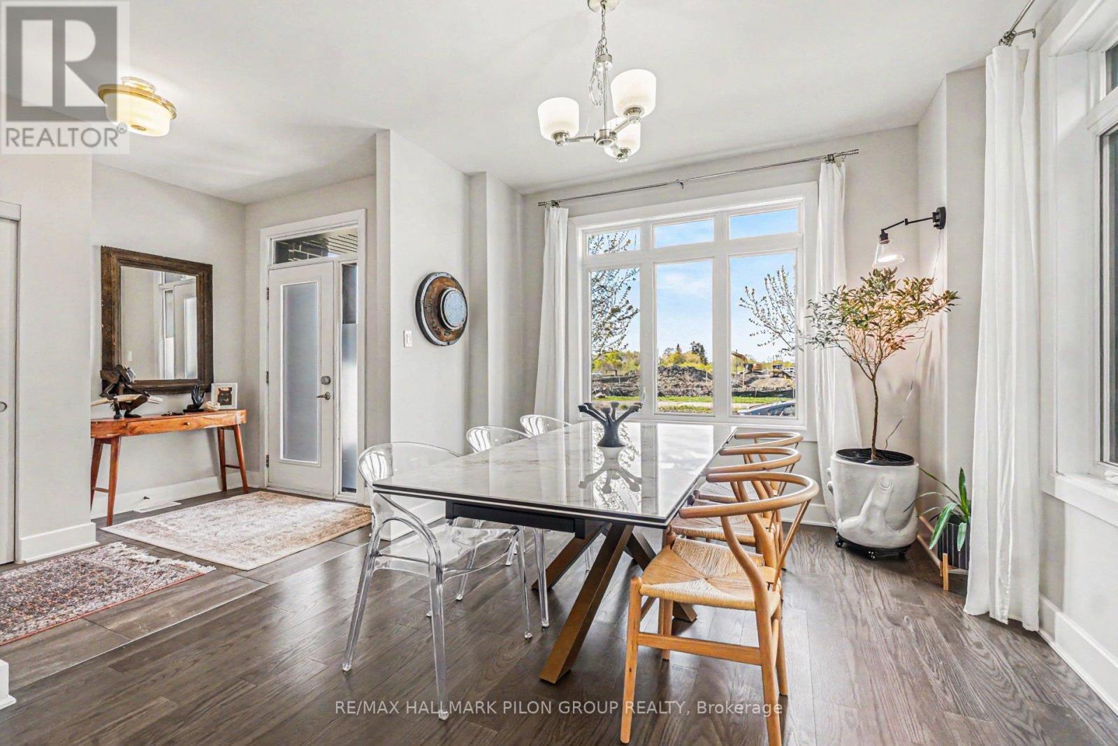 618 Mikinak Road, Ottawa, Ontario  K1K 3X7 - Photo 6 - X13416904