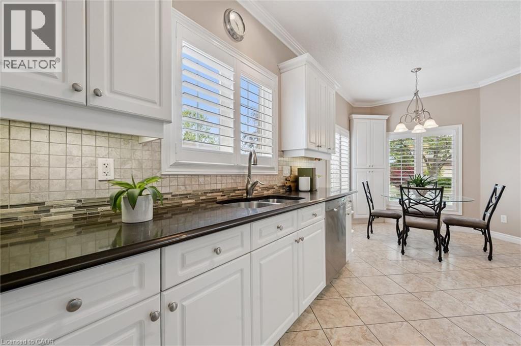 819 Creekside Drive, Waterloo, Ontario  N2V 2S6 - Photo 14 - 40837309