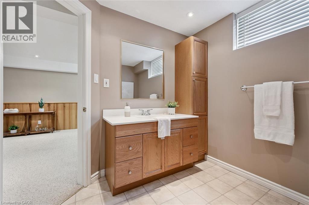 819 Creekside Drive, Waterloo, Ontario  N2V 2S6 - Photo 31 - 40837309