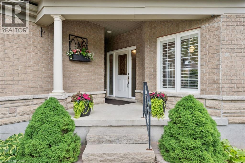 819 Creekside Drive, Waterloo, Ontario  N2V 2S6 - Photo 4 - 40837309