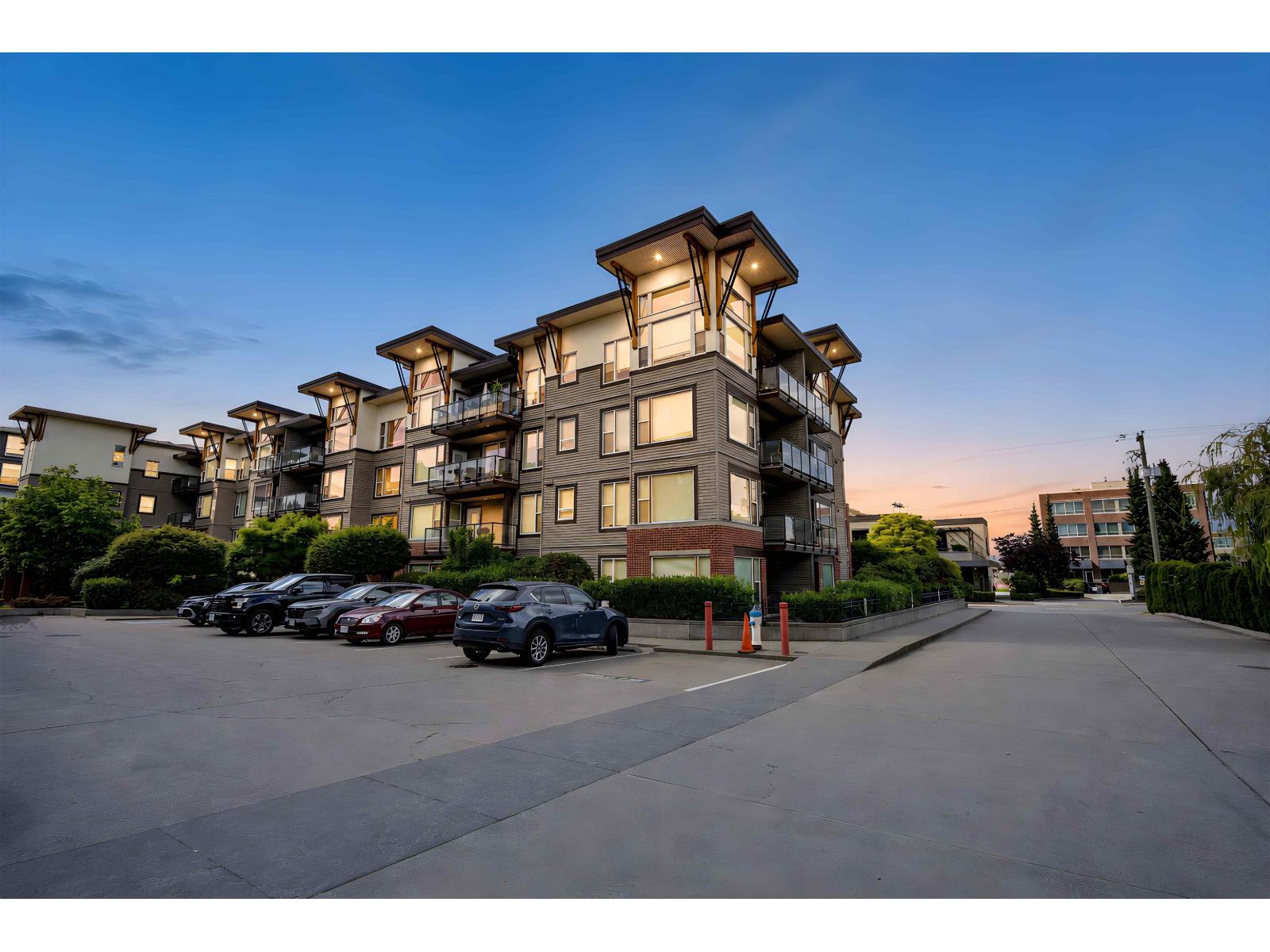 310 33538 Marshall Road, Abbotsford, British Columbia  V2S 0C7 - Photo 2 - R3133579