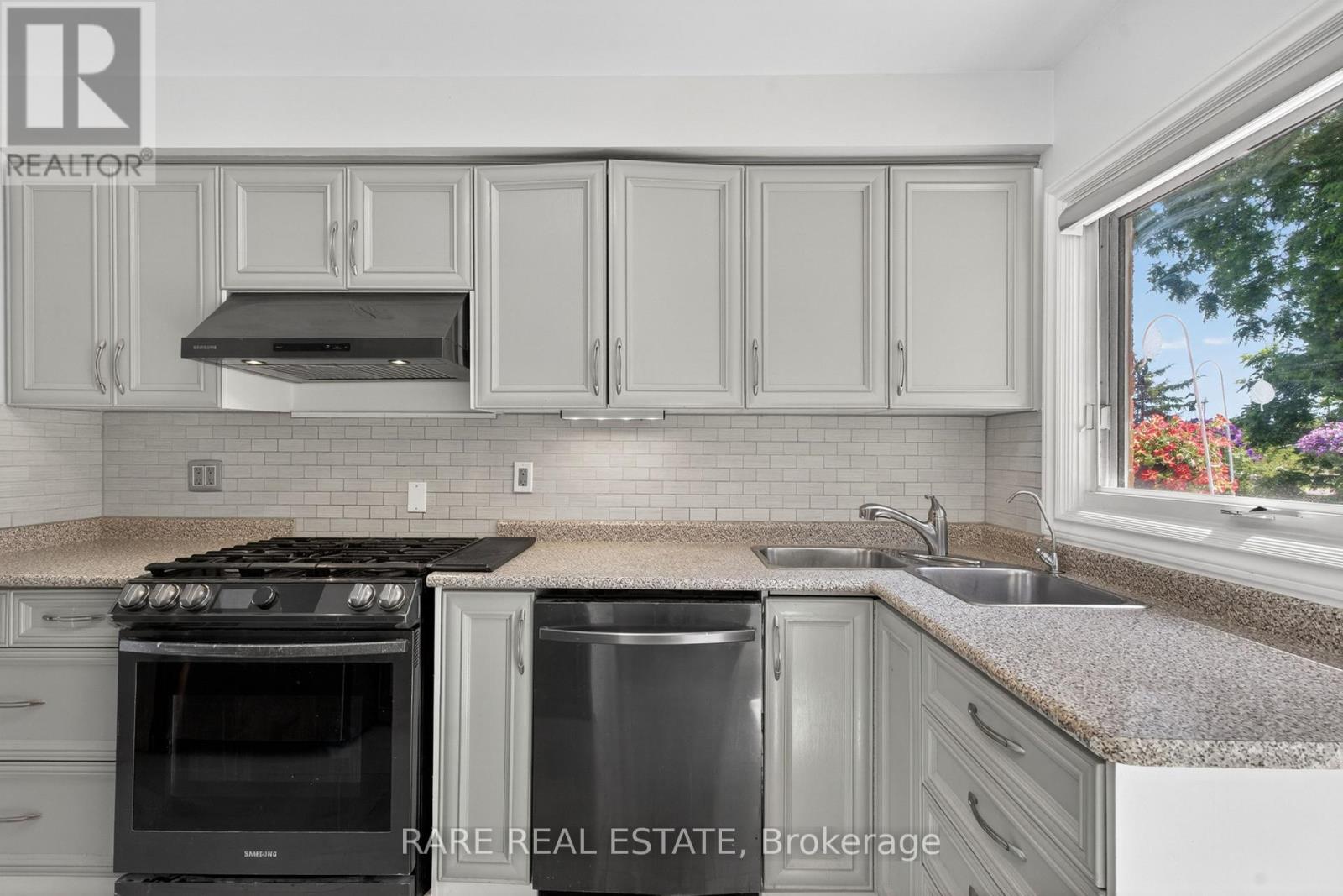 14 Exeter Place, Brampton, Ontario  L6T 1Y4 - Photo 19 - W13426428
