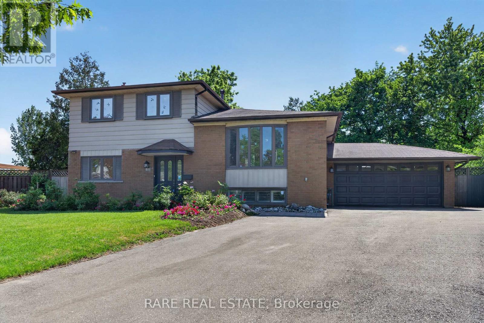 14 Exeter Place, Brampton, Ontario  L6T 1Y4 - Photo 2 - W13426428