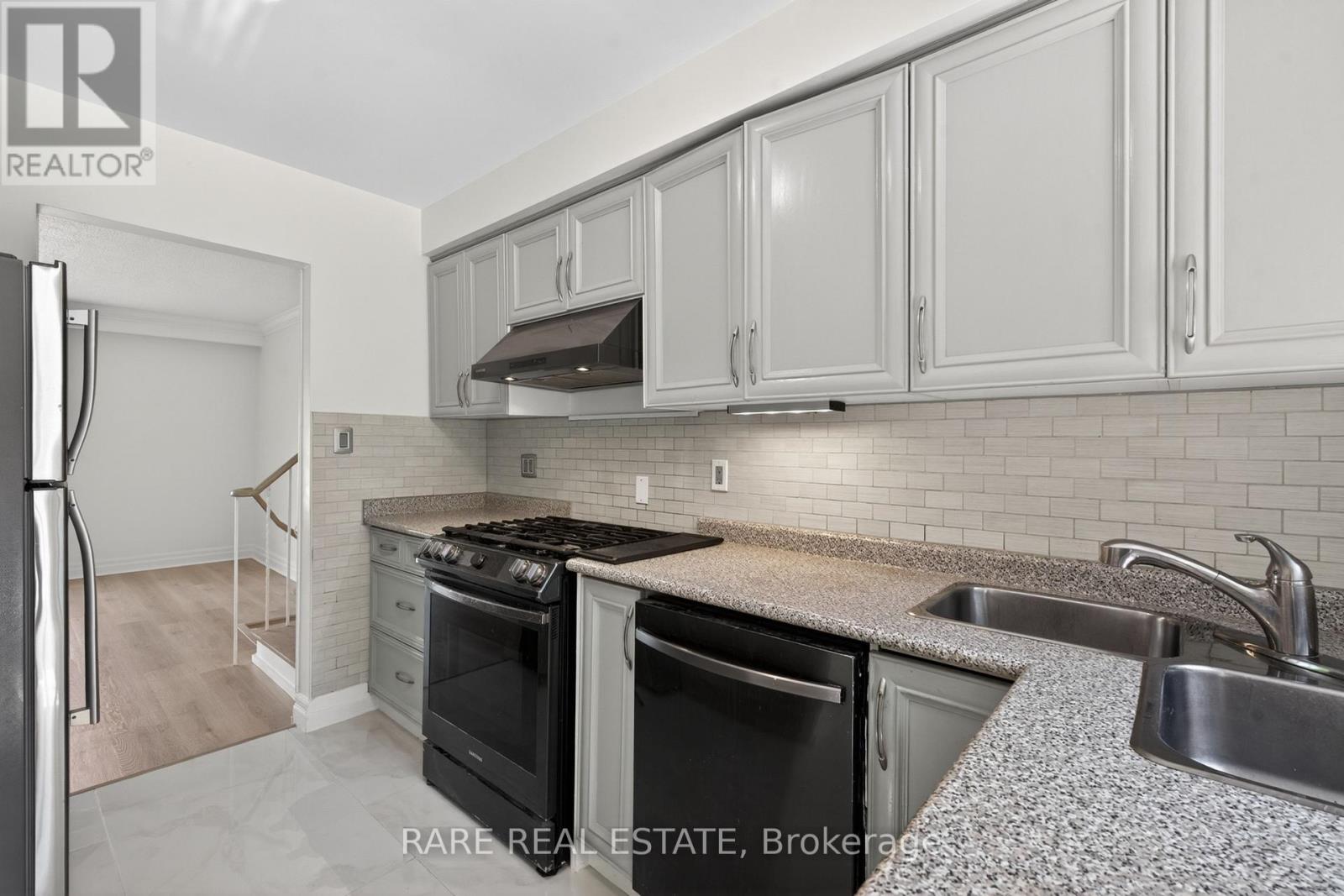 14 Exeter Place, Brampton, Ontario  L6T 1Y4 - Photo 20 - W13426428