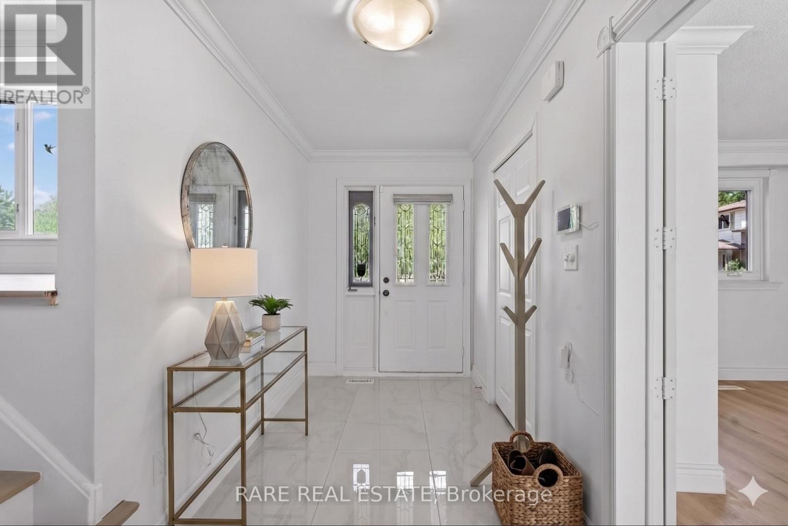 14 Exeter Place, Brampton, Ontario  L6T 1Y4 - Photo 4 - W13426428
