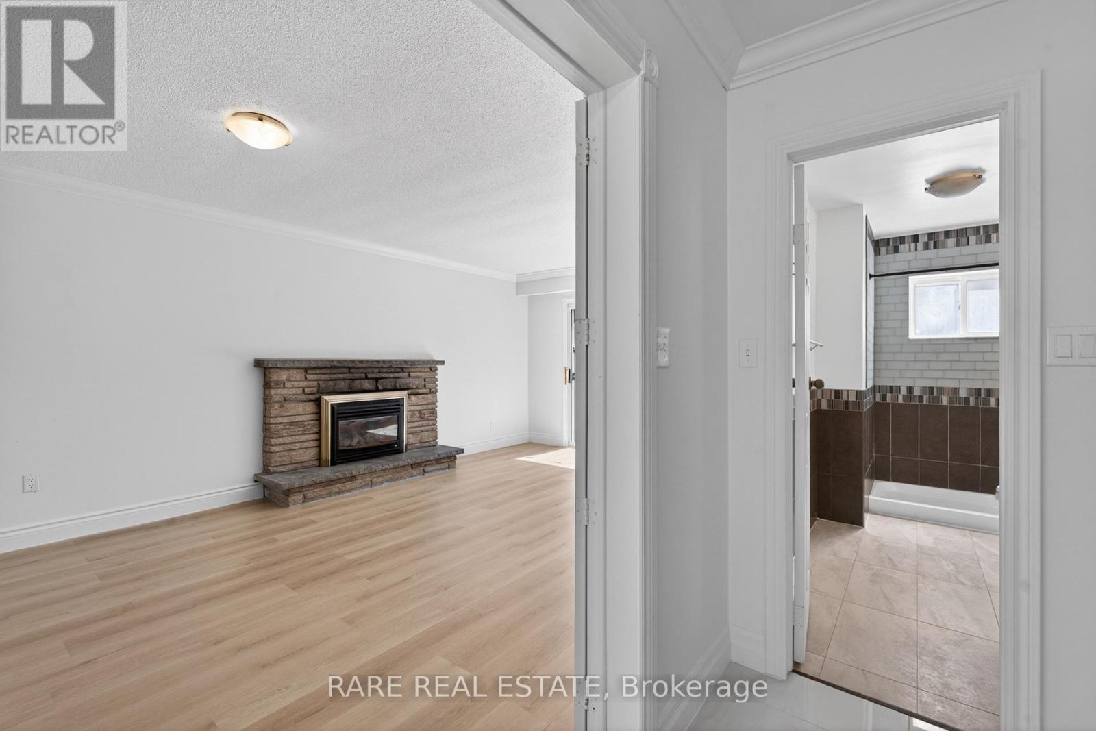 14 Exeter Place, Brampton, Ontario  L6T 1Y4 - Photo 5 - W13426428