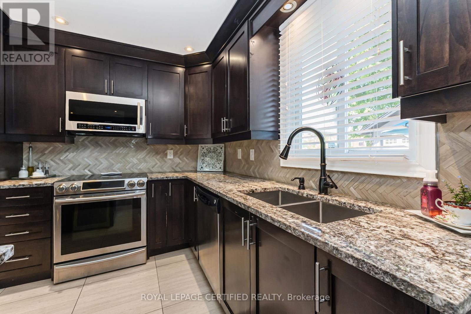 138 Beech Street, Brampton, Ontario  L6V 1V6 - Photo 11 - W13426490