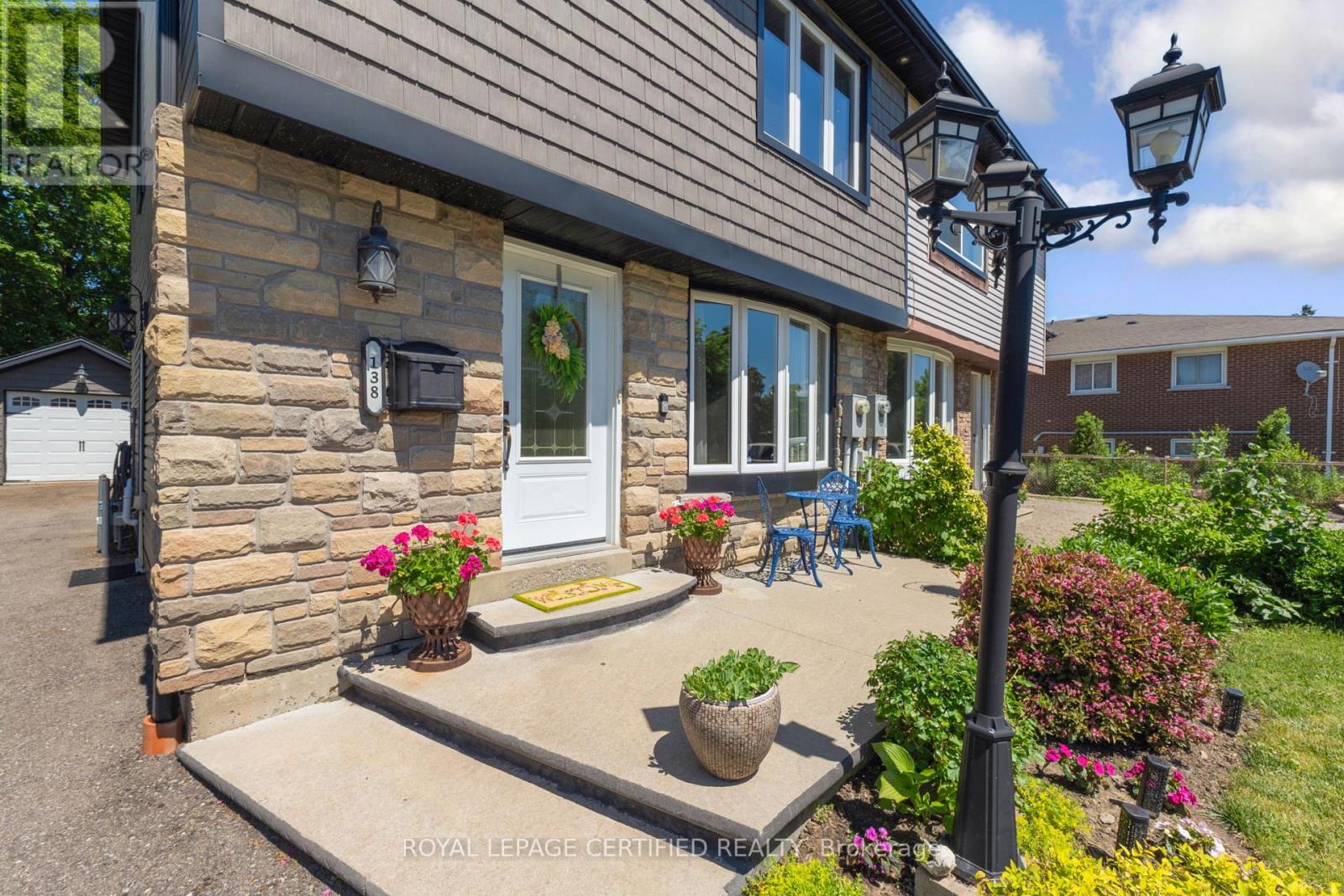 138 Beech Street, Brampton, Ontario  L6V 1V6 - Photo 3 - W13426490