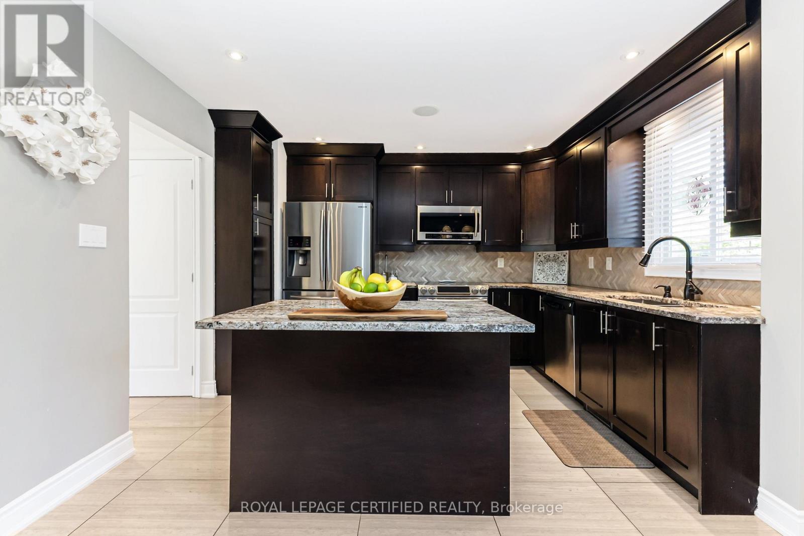 138 Beech Street, Brampton, Ontario  L6V 1V6 - Photo 9 - W13426490