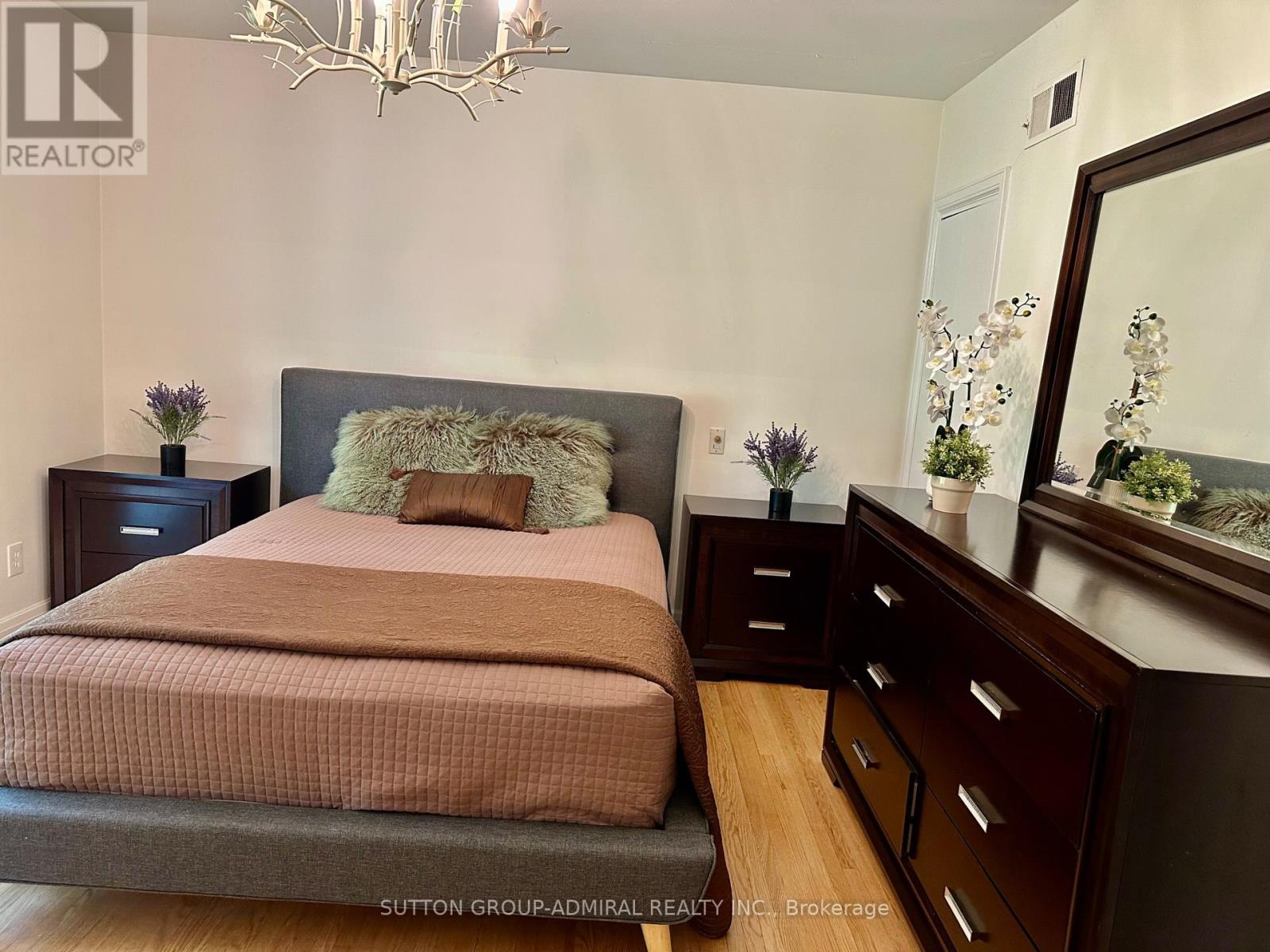 97 Valecrest Drive, Toronto, Ontario  M9A 4P5 - Photo 17 - W13426544