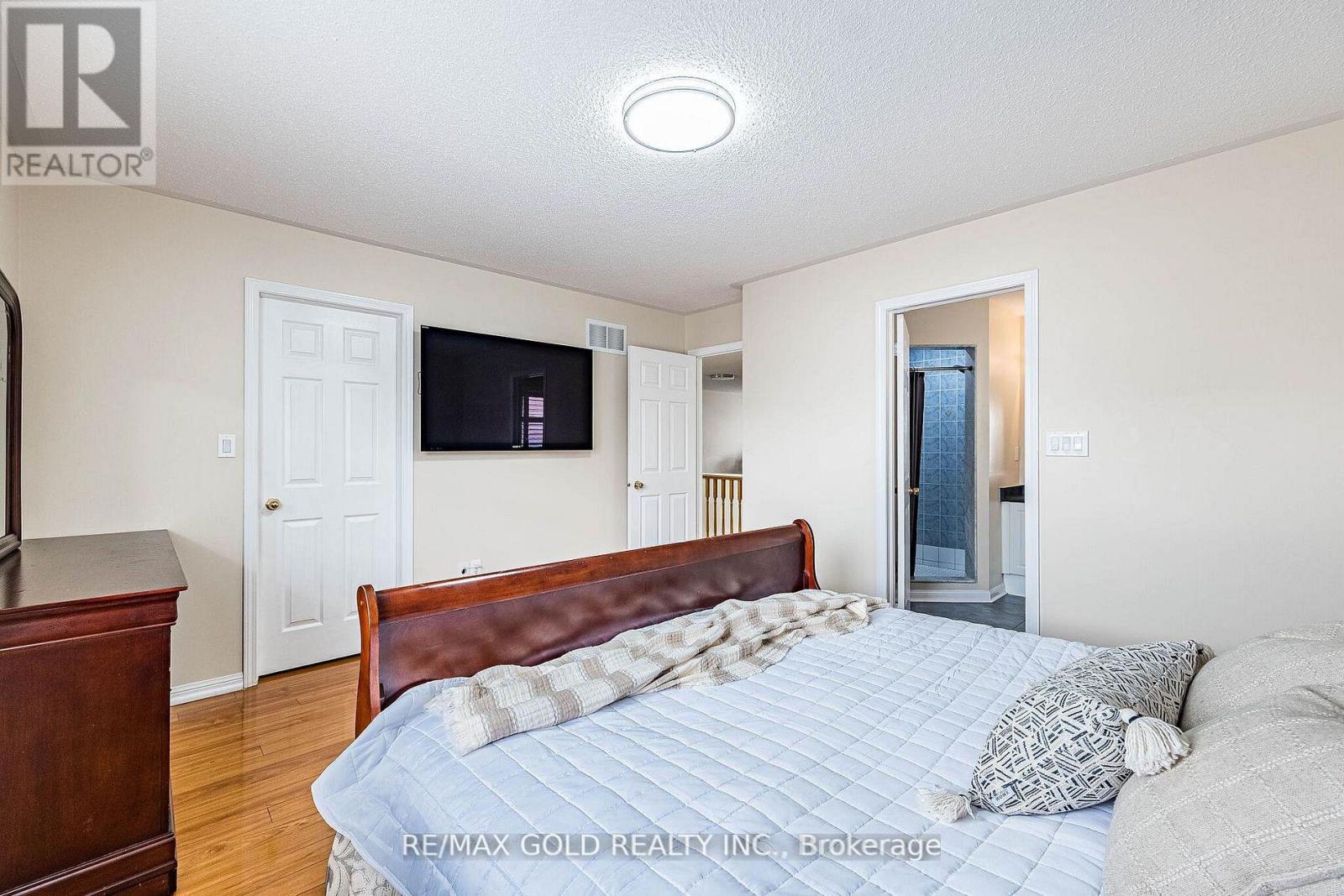 11 Ponymeadow Way, Brampton, Ontario  L6X 0M2 - Photo 13 - W13426552