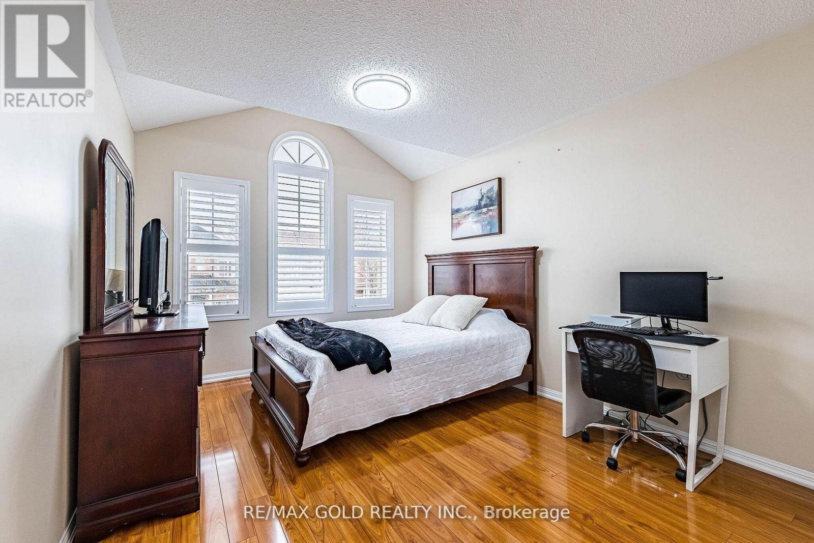 11 Ponymeadow Way, Brampton, Ontario  L6X 0M2 - Photo 15 - W13426552