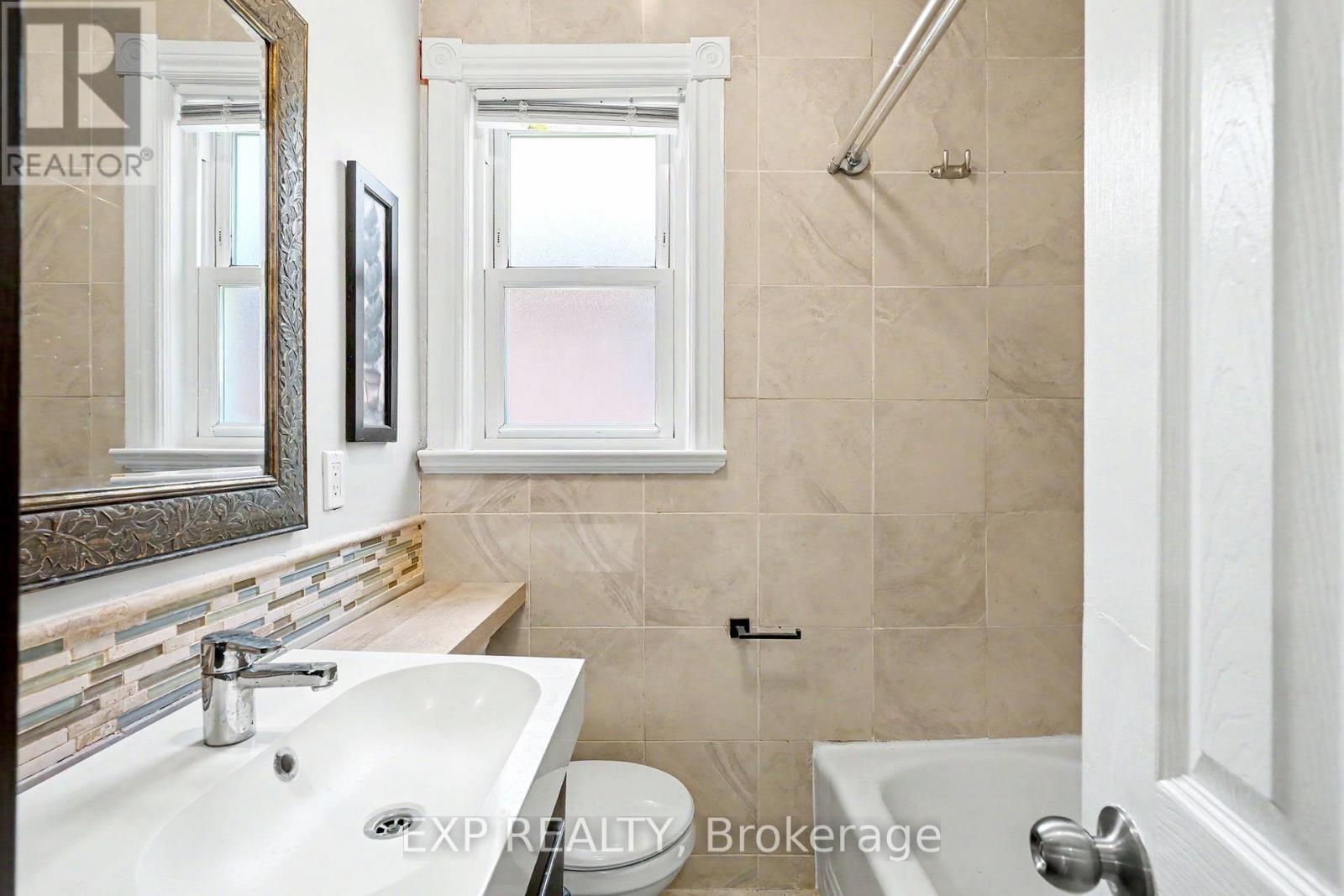 1788 Keele Street, Toronto, Ontario  M6M 3X1 - Photo 11 - W13426572