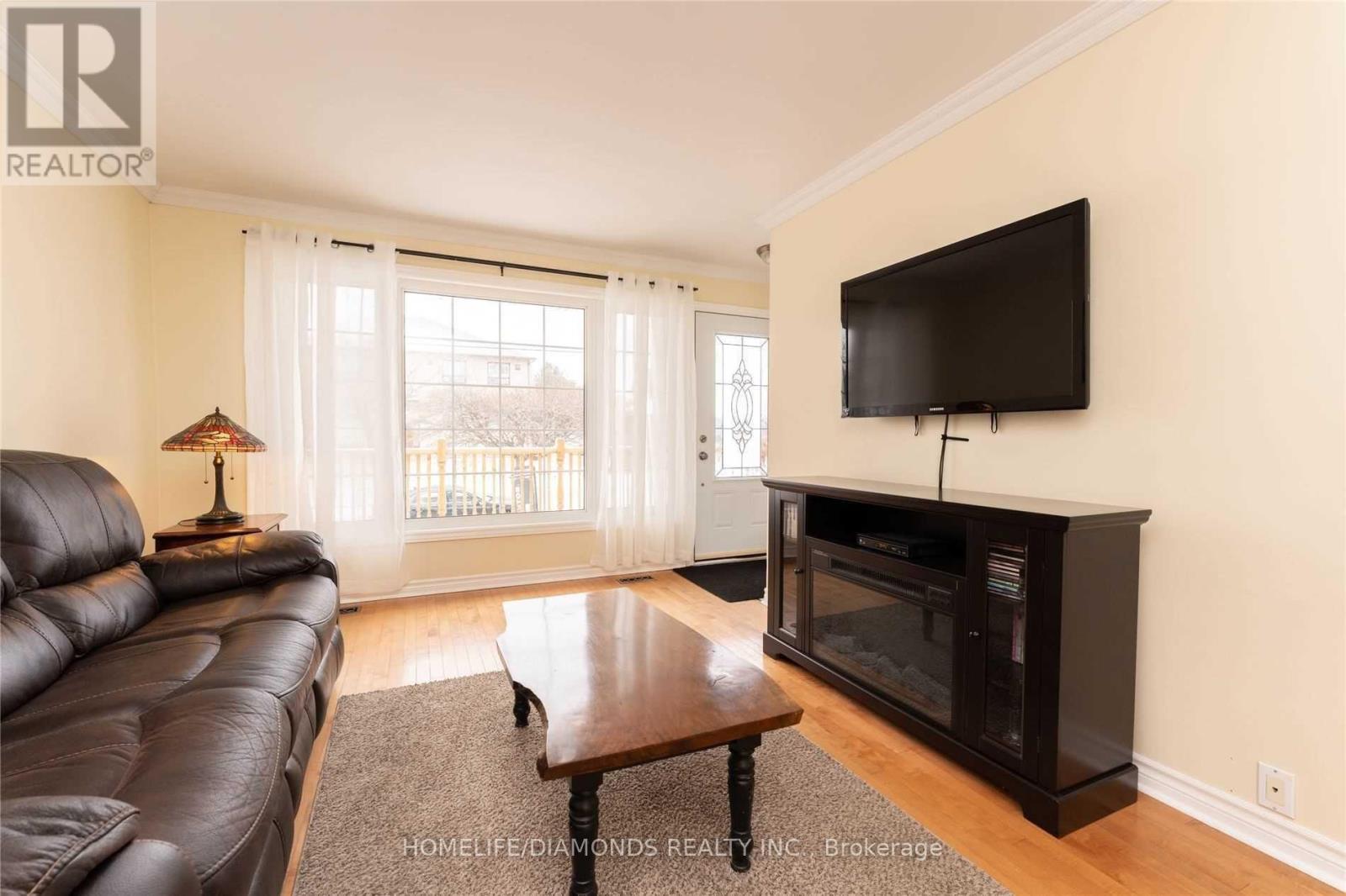 Upper - 87 Raylawn Crescent, Halton Hills, Ontario  L7G 4M6 - Photo 4 - W13426686