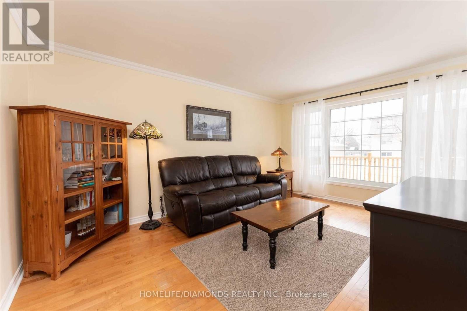Upper - 87 Raylawn Crescent, Halton Hills, Ontario  L7G 4M6 - Photo 5 - W13426686