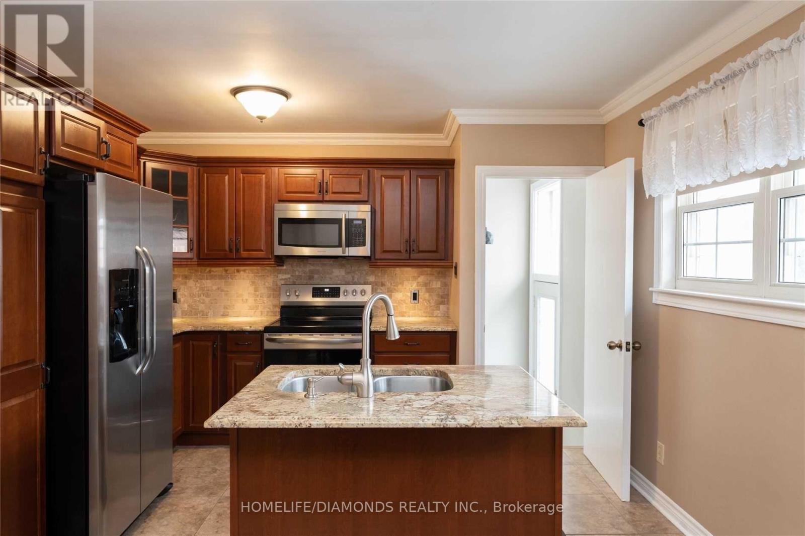 Upper - 87 Raylawn Crescent, Halton Hills, Ontario  L7G 4M6 - Photo 6 - W13426686