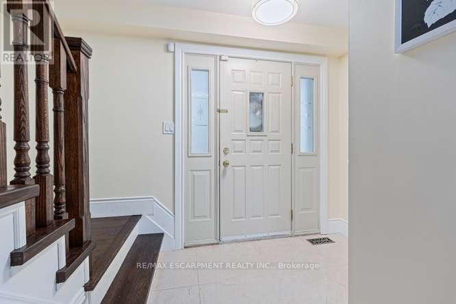 56 Cavendish Crescent, Brampton, Ontario  L6T 1Z4 - Photo 7 - W13426714