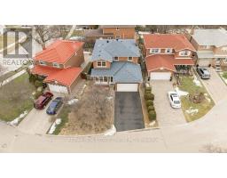 796 BUCKINGHAM COURT, Mississauga, Ontario
