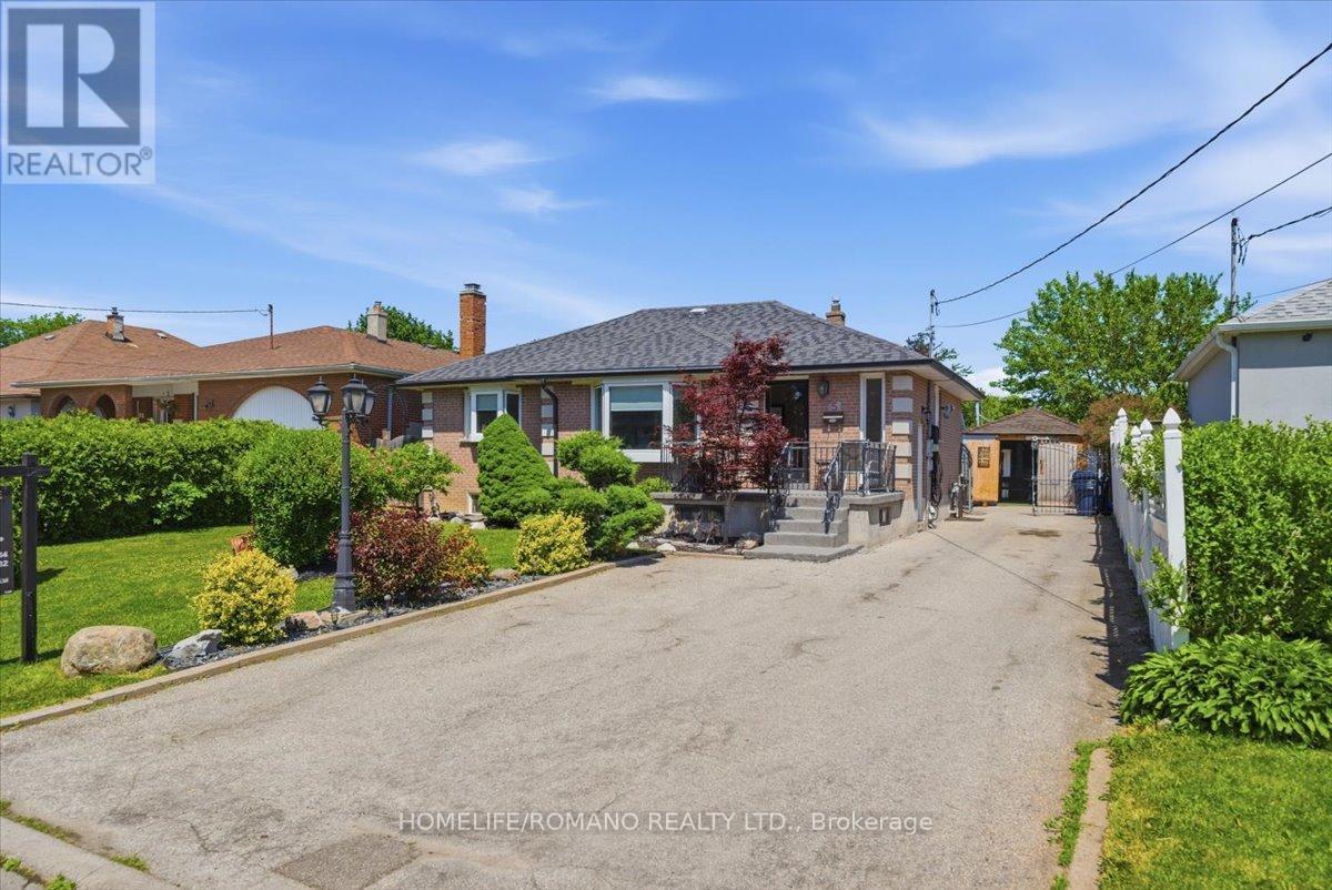 5 Cuffley Crescent S, Toronto, Ontario  M3K 1X2 - Photo 2 - W13426754