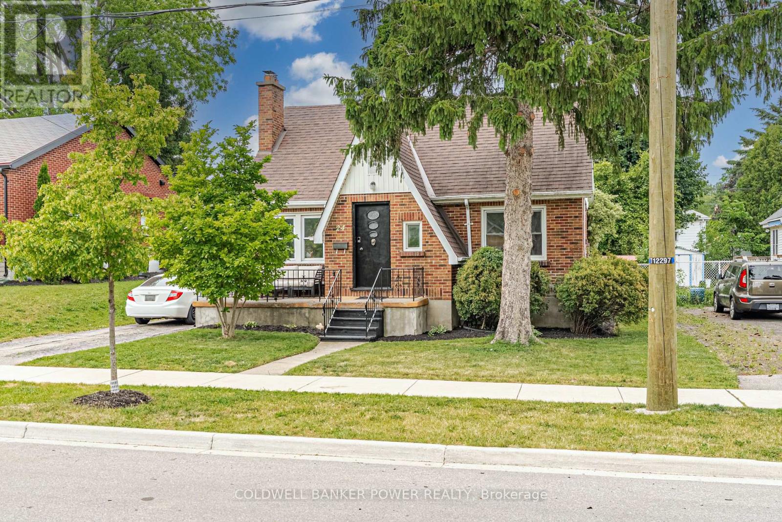 24 LAMBETH AVENUE, London South, Ontario