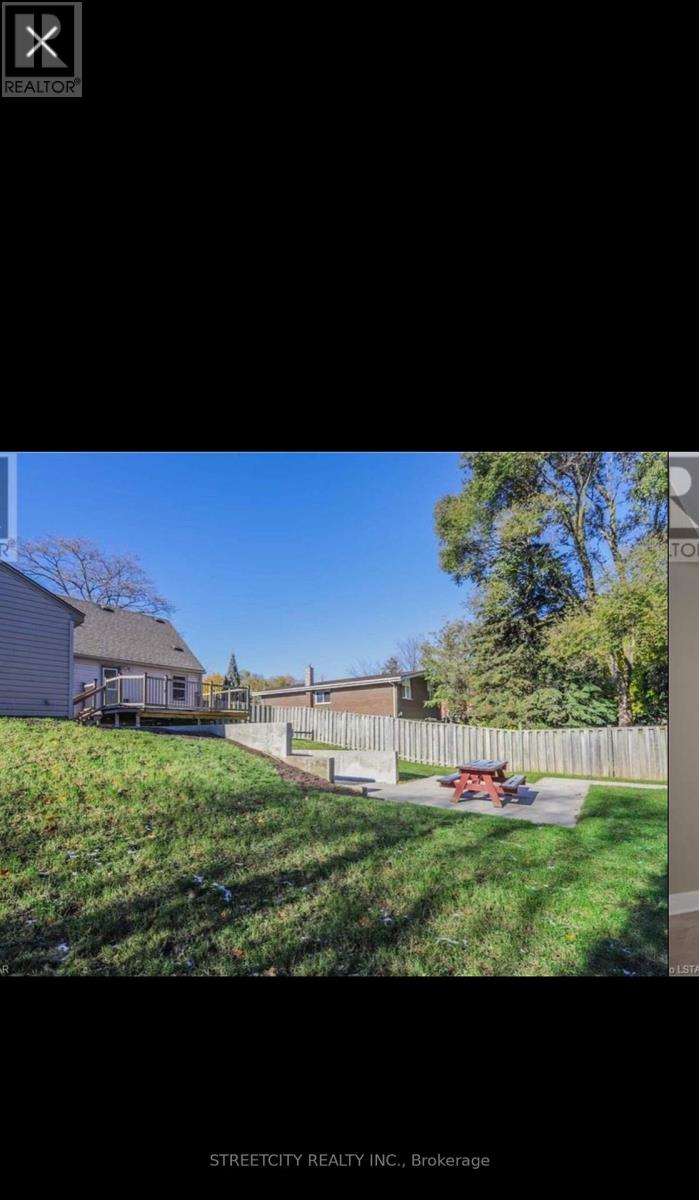 Main Unit - 324 Briarhill Avenue, London East, Ontario  N5Y 1N8 - Photo 15 - X13426816