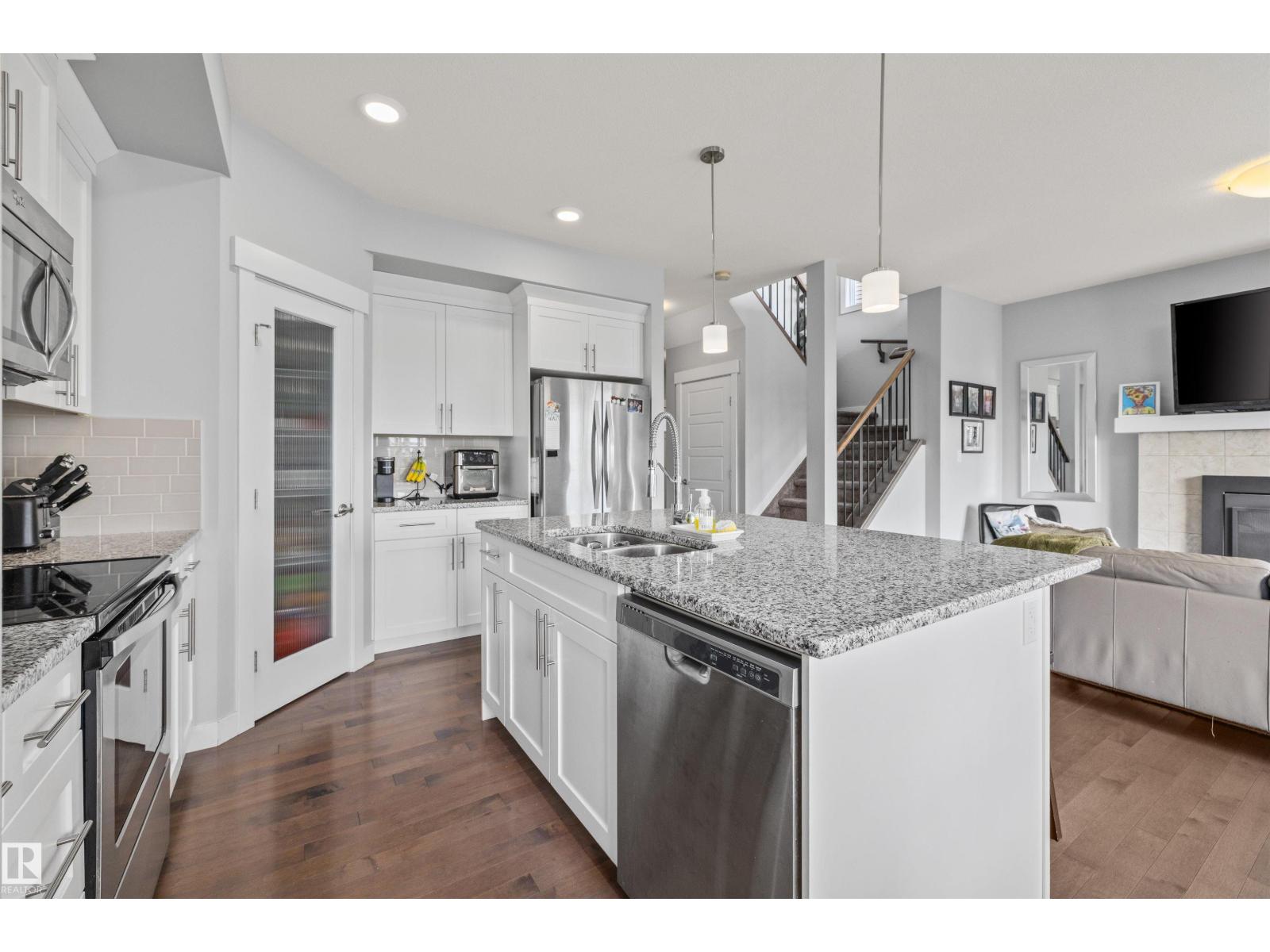 607 40 St SW, Edmonton, Alberta  T6X 2G4 - Photo 6 - E4492755