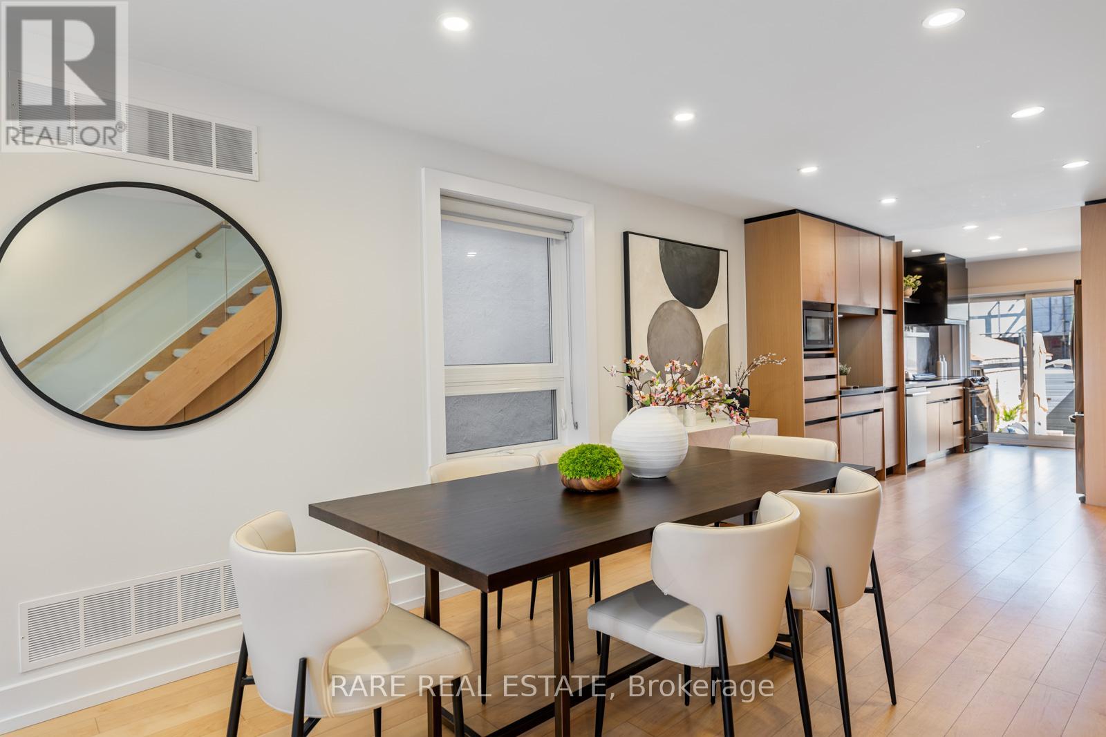 118 Mackay Avenue, Toronto, Ontario  M6H 2N8 - Photo 4 - W13422244