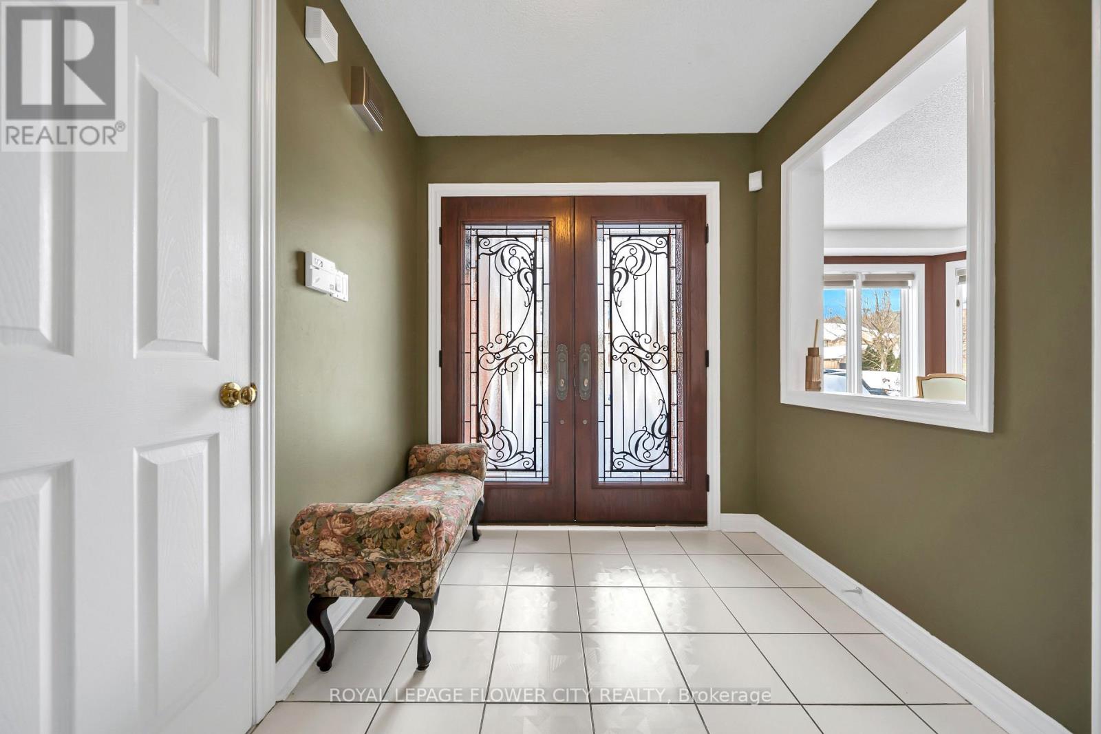 1340 Whitewater Lane, Mississauga, Ontario  L5V 1L8 - Photo 7 - W13061750