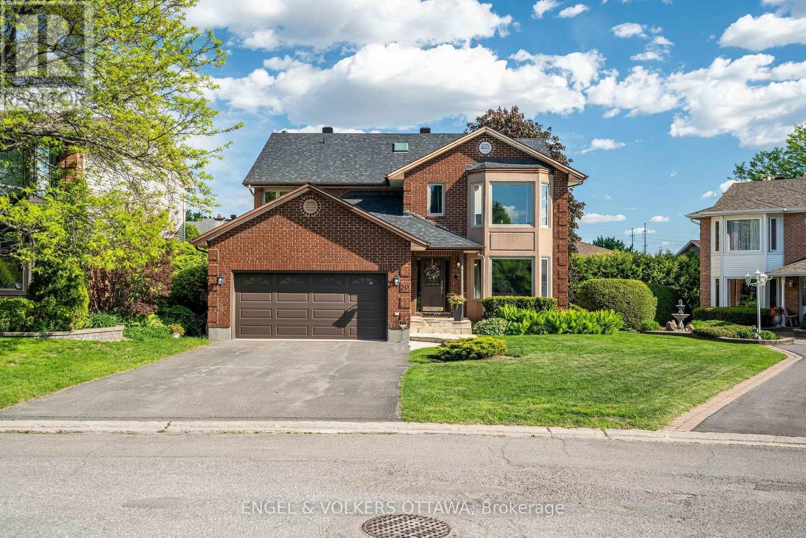 30 HUNTINGS END AVENUE, ottawa, Ontario