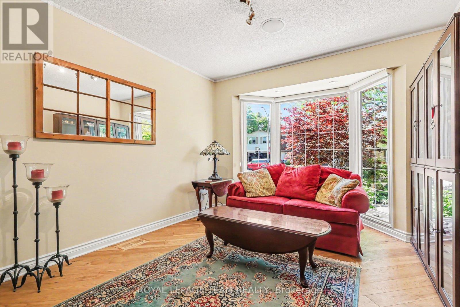 70 Condor Drive, Ottawa, Ontario  K1V 9C2 - Photo 5 - X13426904