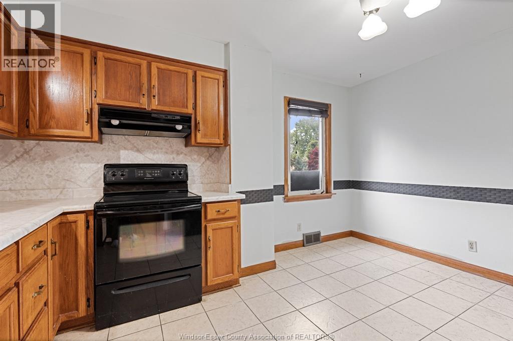3455 Dougall, Windsor, Ontario  N9E 1S9 - Photo 11 - 26013704