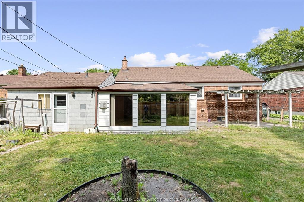 3455 Dougall, Windsor, Ontario  N9E 1S9 - Photo 28 - 26013704