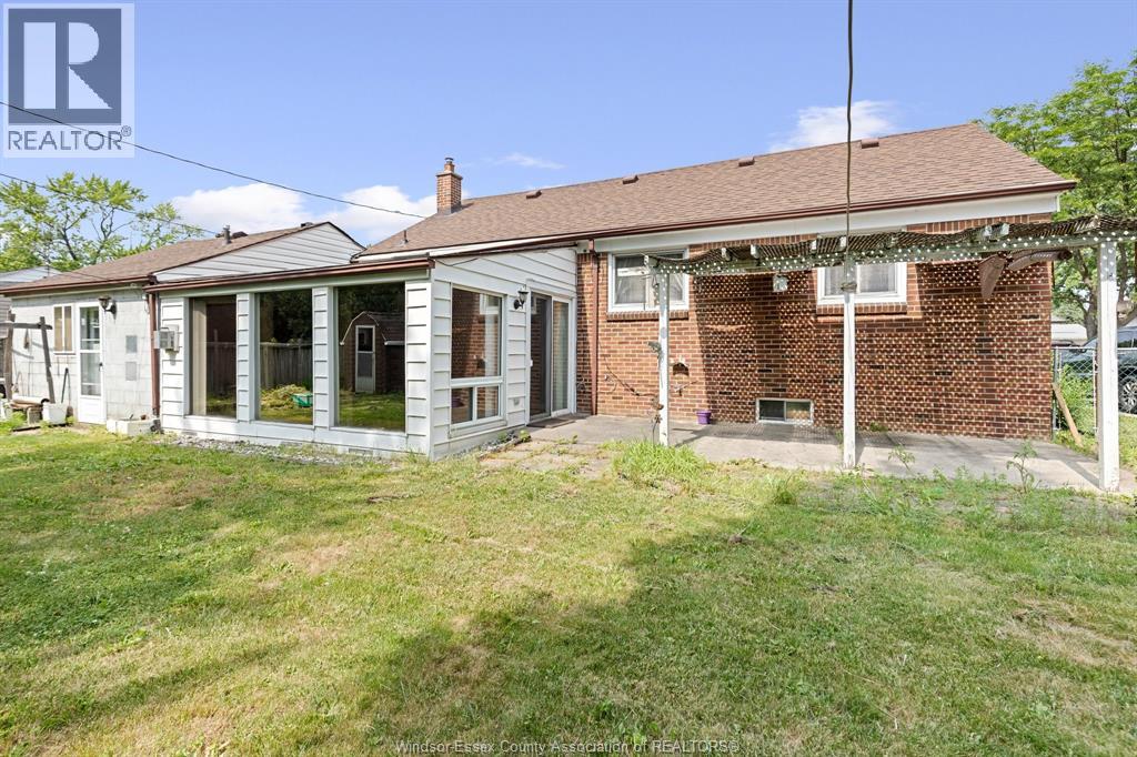 3455 Dougall, Windsor, Ontario  N9E 1S9 - Photo 29 - 26013704