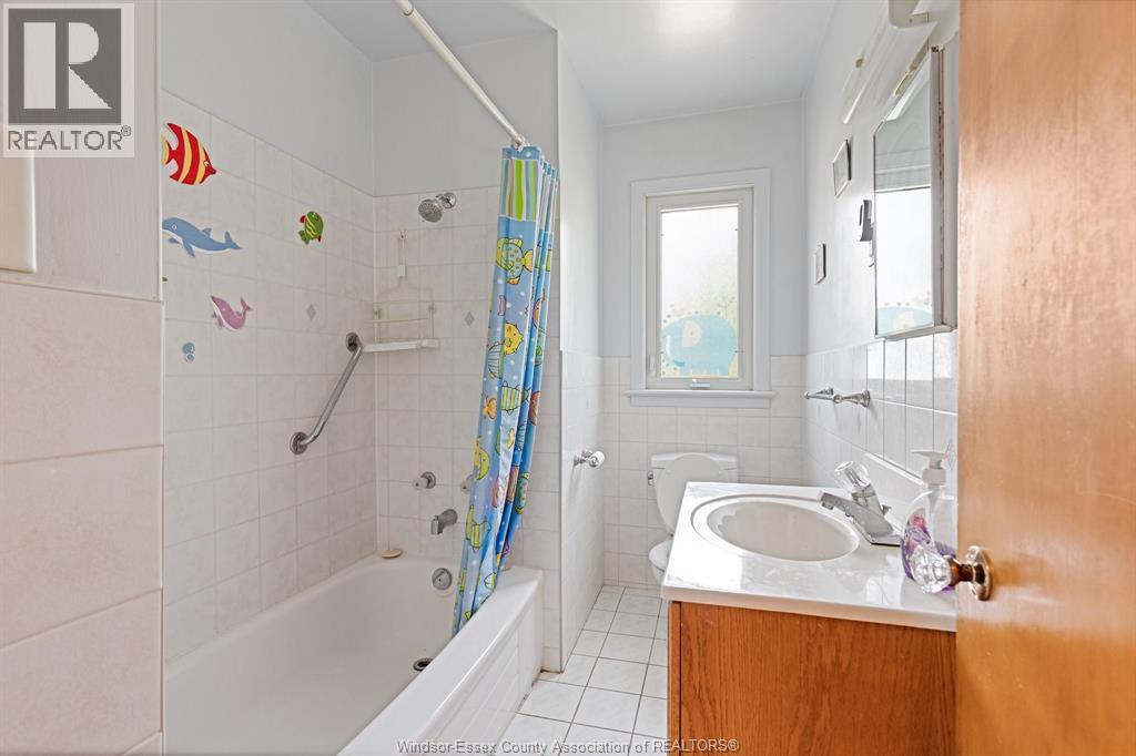 3455 Dougall, Windsor, Ontario  N9E 1S9 - Photo 7 - 26013704