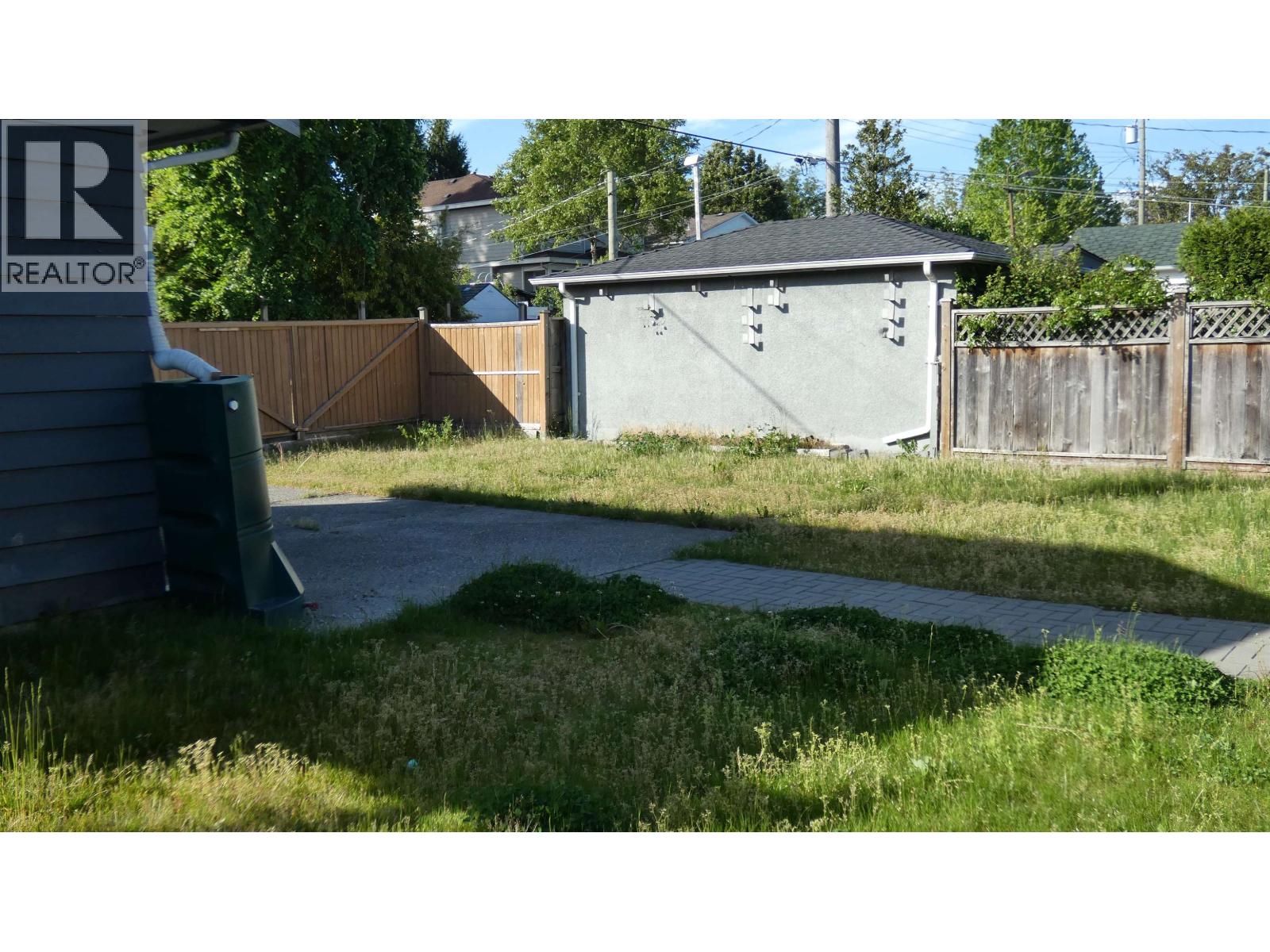 8391 11th Avenue, Burnaby, British Columbia  V3N 2P5 - Photo 2 - R3134472