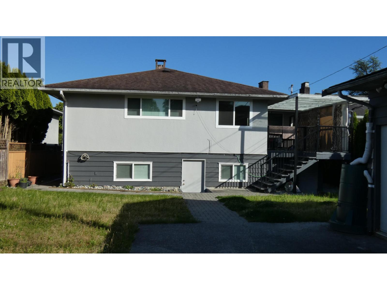 8391 11th Avenue, Burnaby, British Columbia  V3N 2P5 - Photo 3 - R3134472