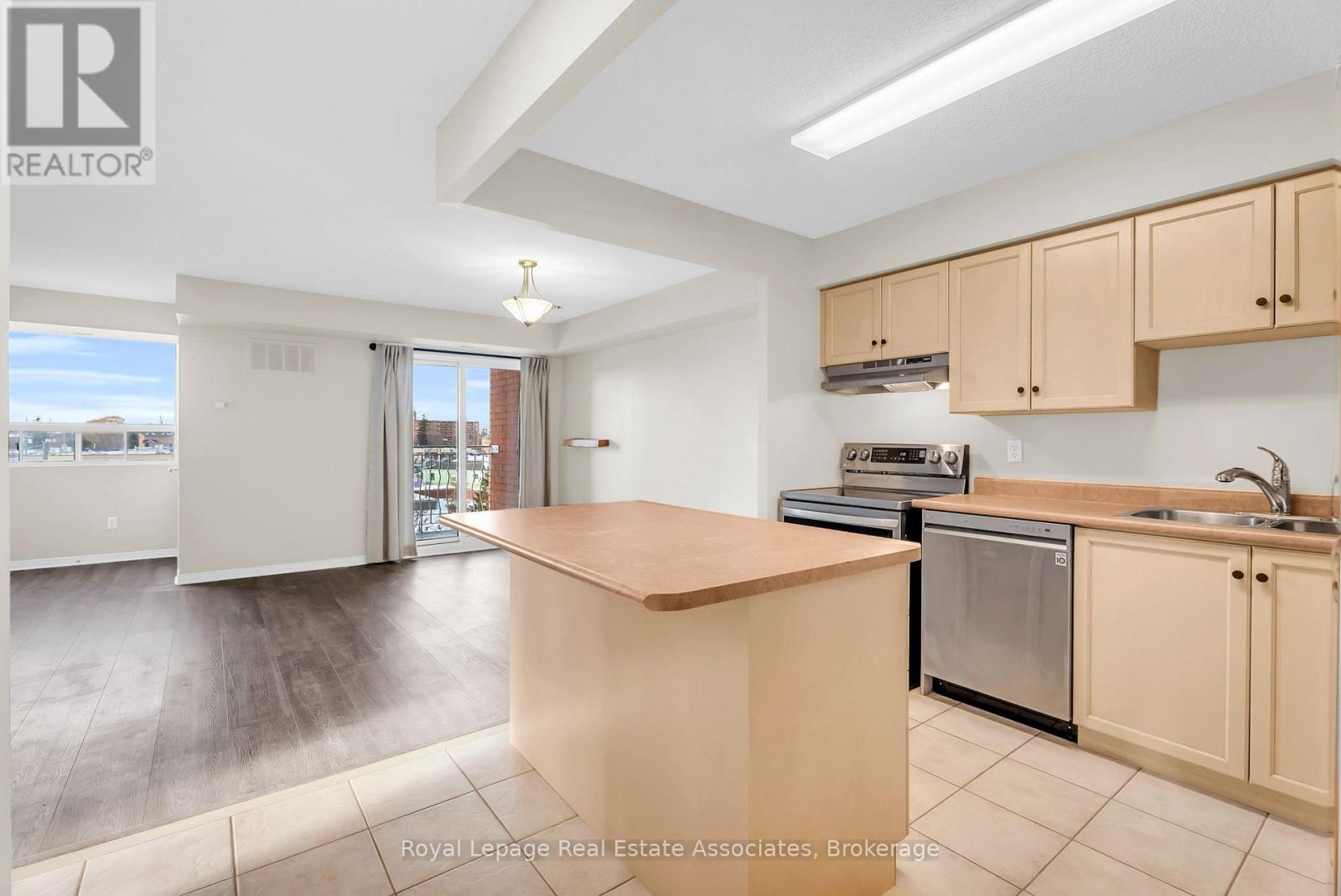 506 - 32 Tannery Street, Mississauga, Ontario  L5M 6T6 - Photo 8 - W12914614