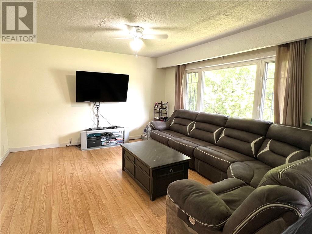 44 King W, St. Charles, Ontario  P0M 2W0 - Photo 5 - 2128469