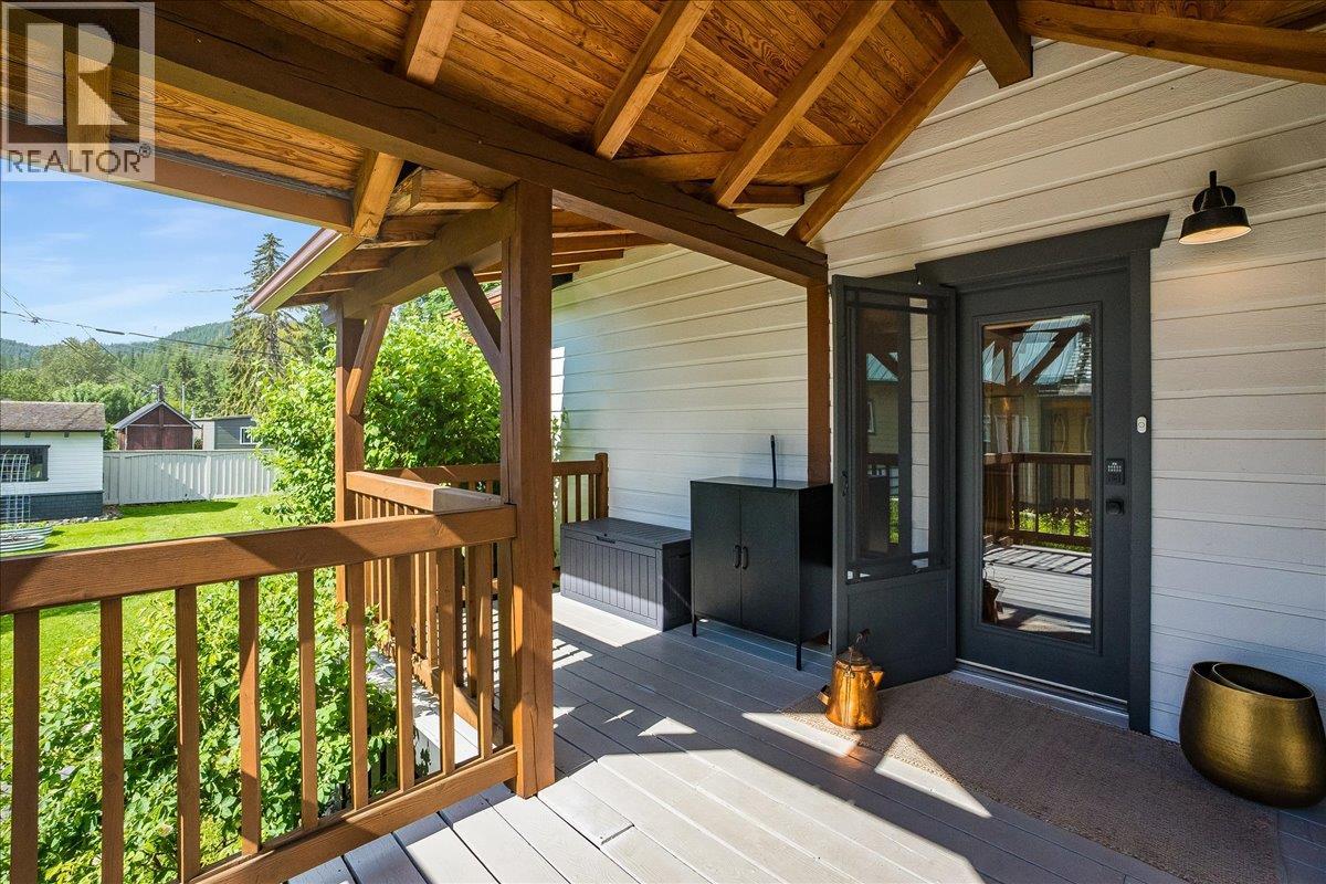 233 D Avenue, Kaslo, British Columbia